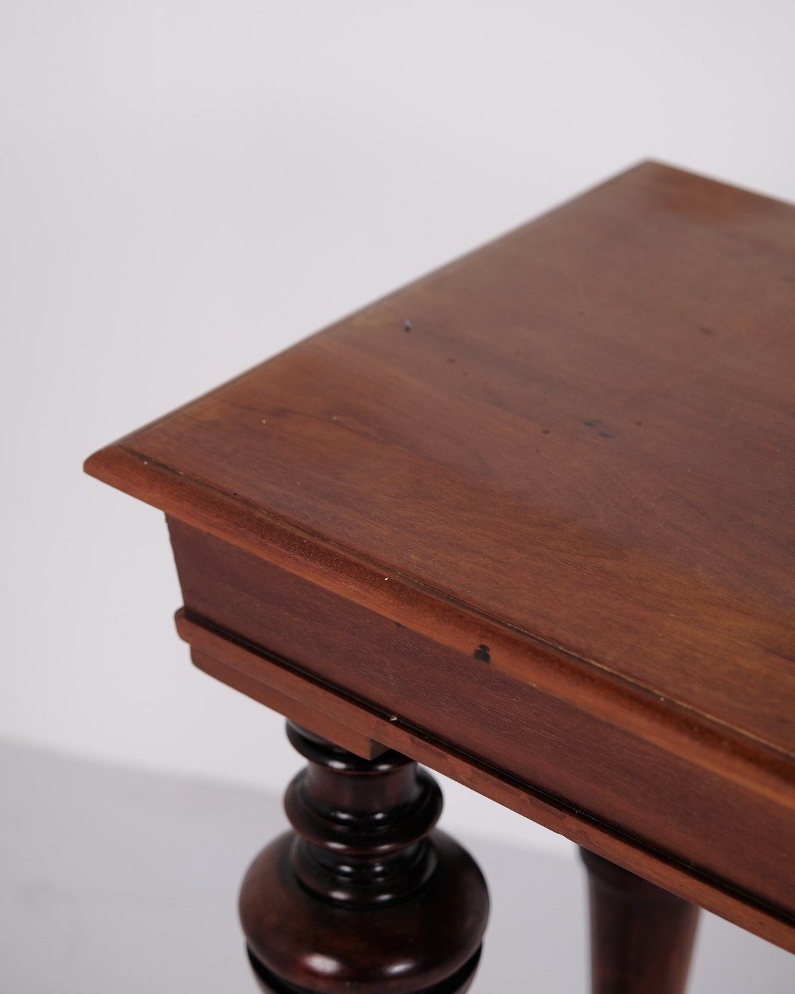 Wall Table / Console Table In Mahogany With Carved Round Legs From The 1880s photo vinterior