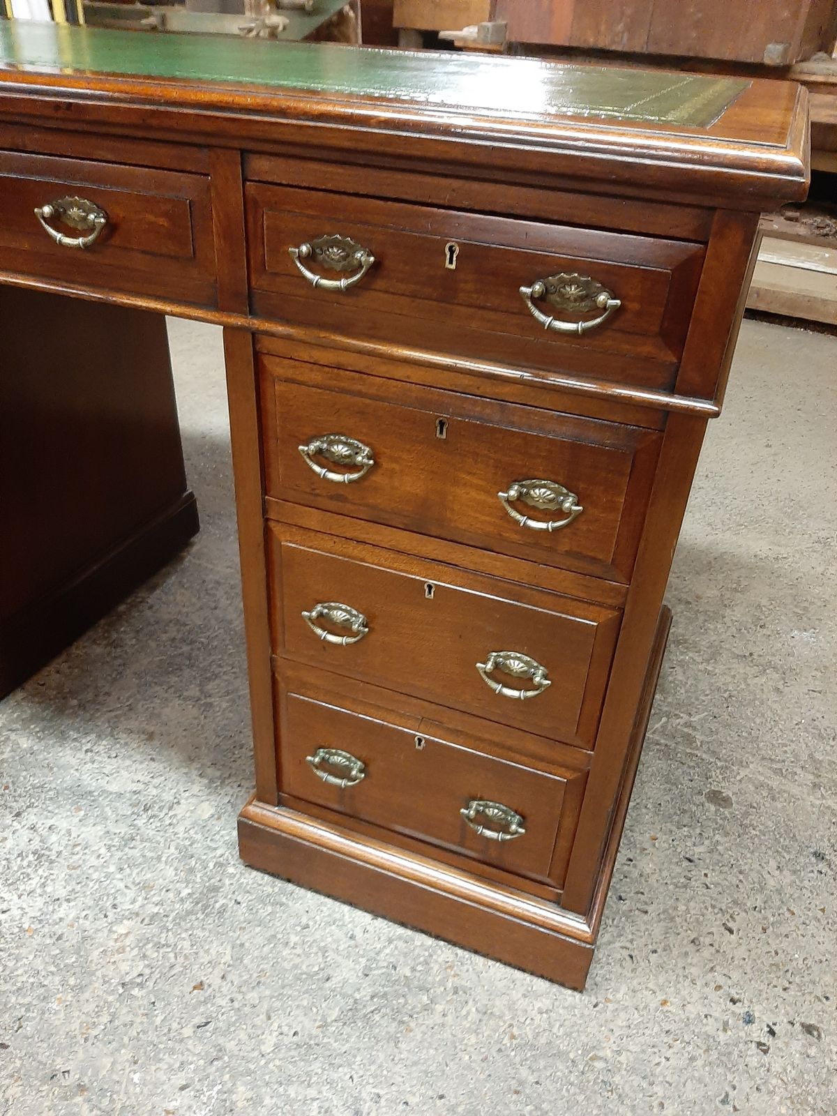 Lovely Antique Walnut Pedestal Desk In Excellent Condition photo 595.0
