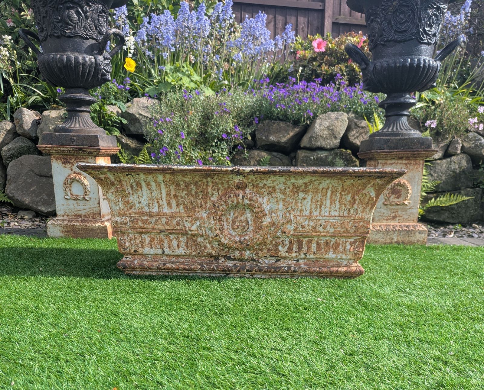 Victorian Antique Iron Wreath Fluted Garden Planter Delivery Available 0324.
