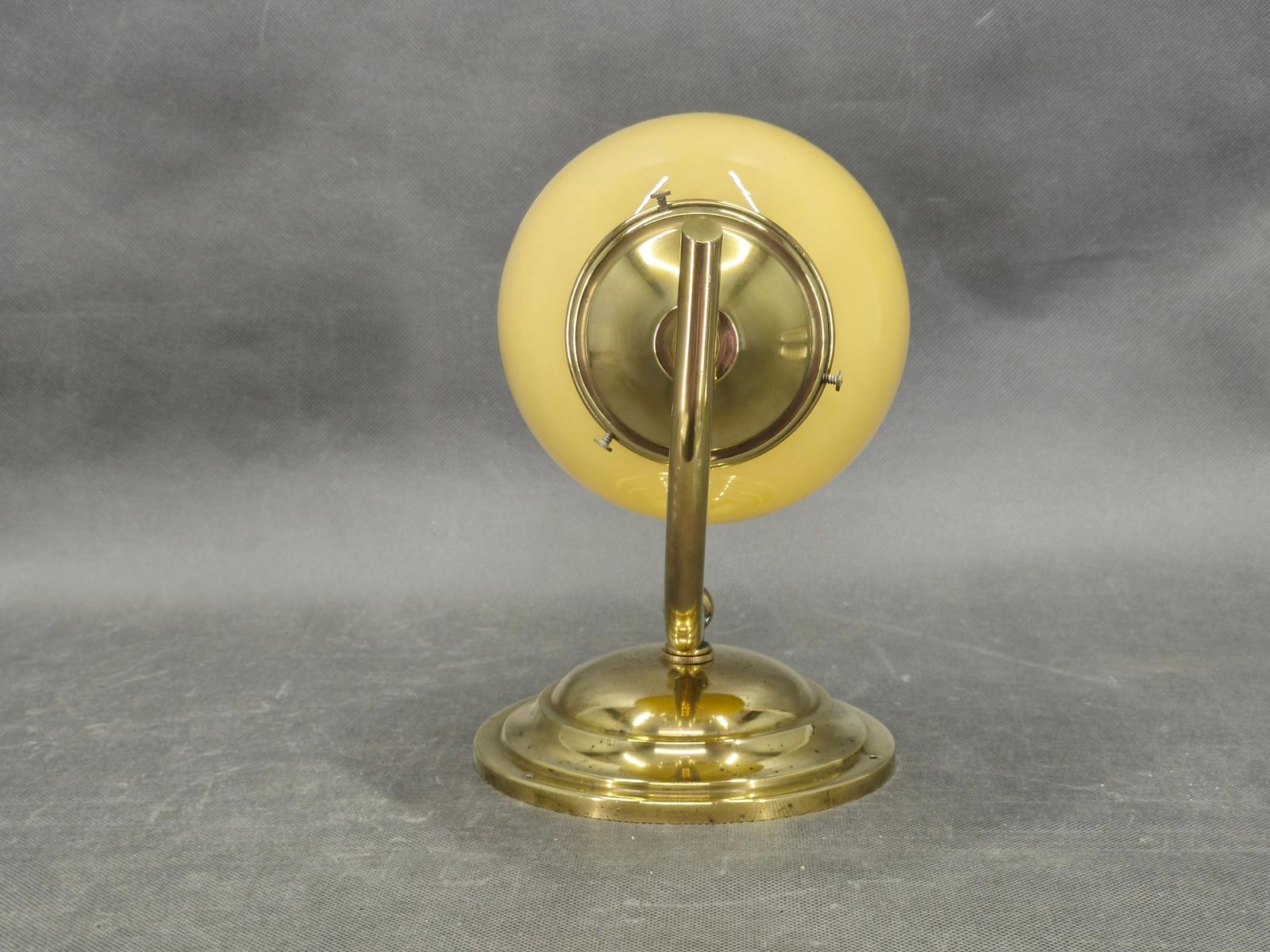Tsjechische art deco wandlamp van messing en champagneglas, jaren 1930 photo buy