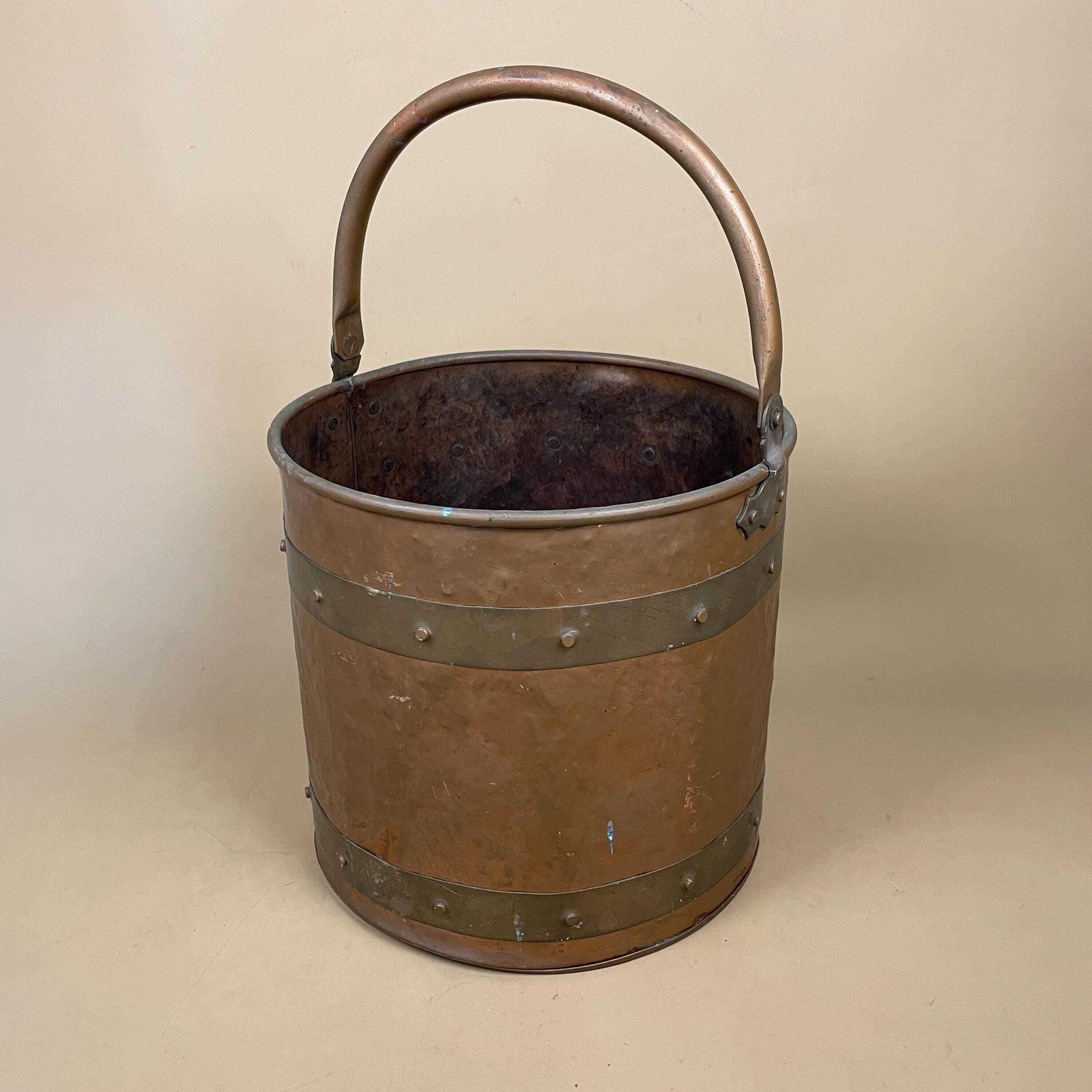 Antique Metal Copper Coal Bucket Gold Brass Handle Fireside Fire Side Scuttle Helmet Cottage Vintage Fireplace Logs Ornate Round Large