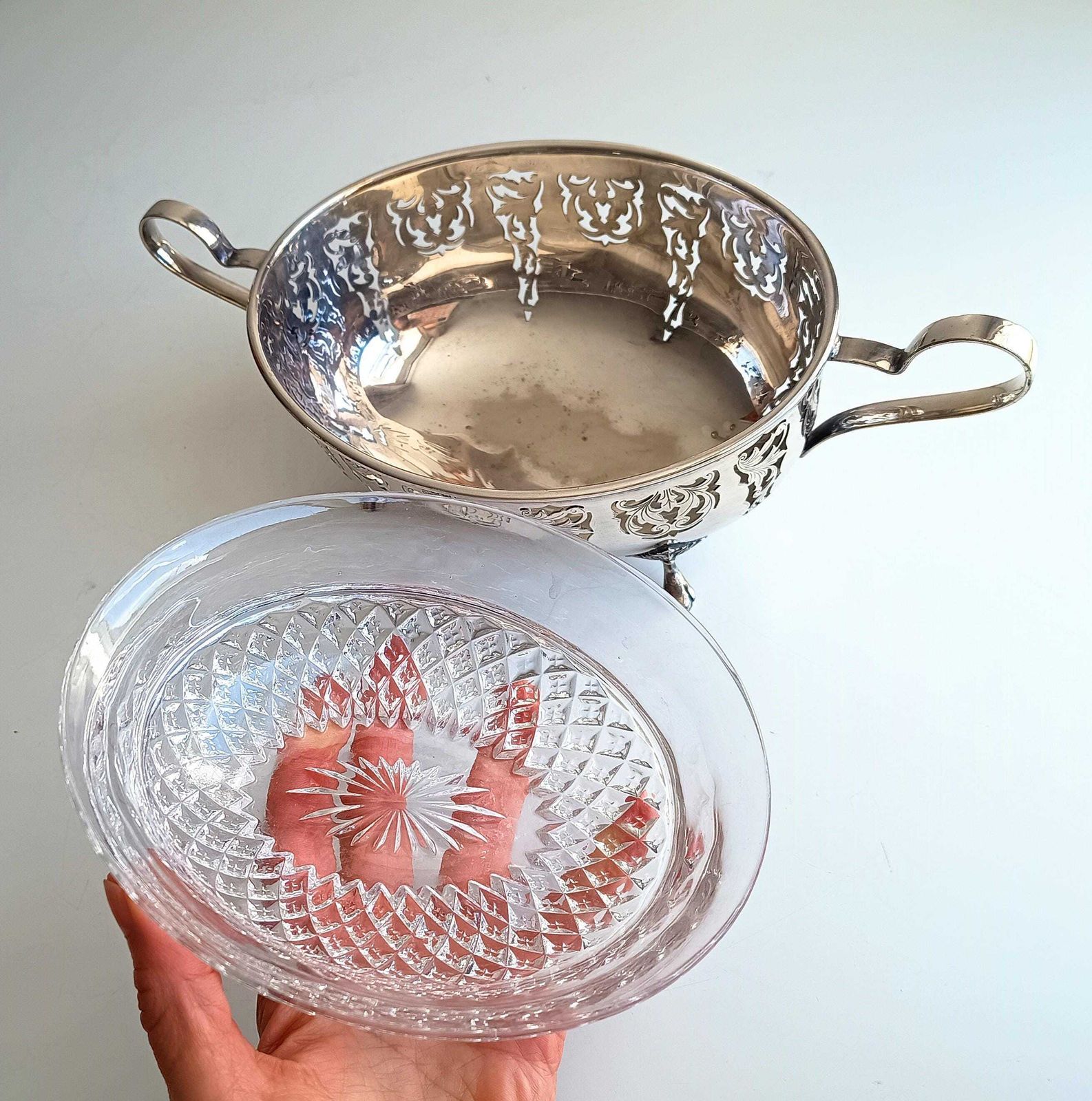 Antique Silver Plate Bread Rolls Serving Bowl: Curved Handles, Acanthus Feet, Belle Epoque photo 125.0