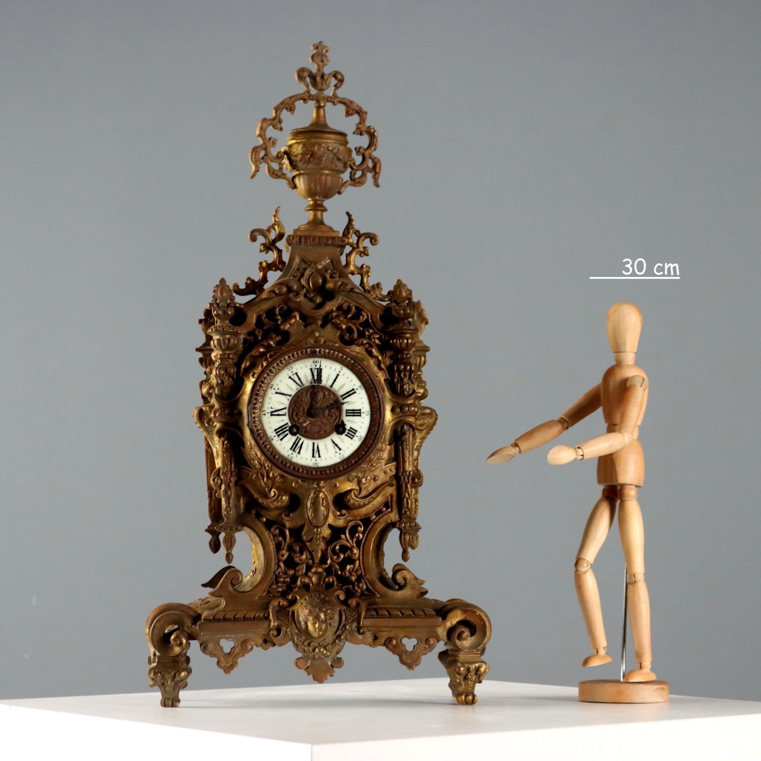 Antieke eclectische stijl klok brons Frankrijk 19e eeuw photo furniture