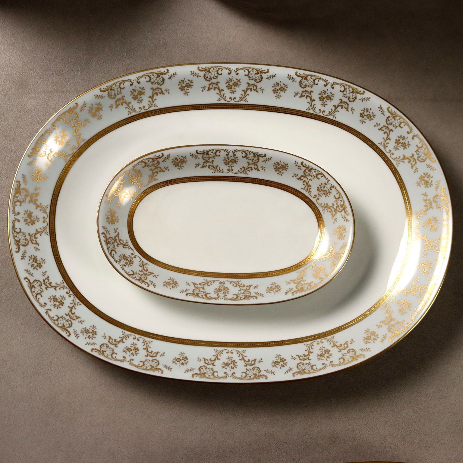 Vintage Dinnerware Set Heinrich Manufacture Porcelain 1940s 50s photo Home Decor