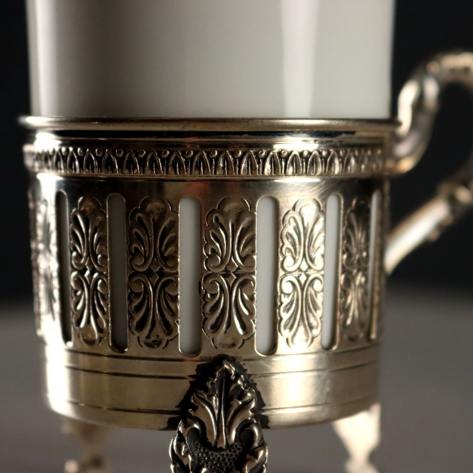 Tasses à café d'époque en porcelaine et argent, manufacture Heinrich, années 1900 photo 900.0