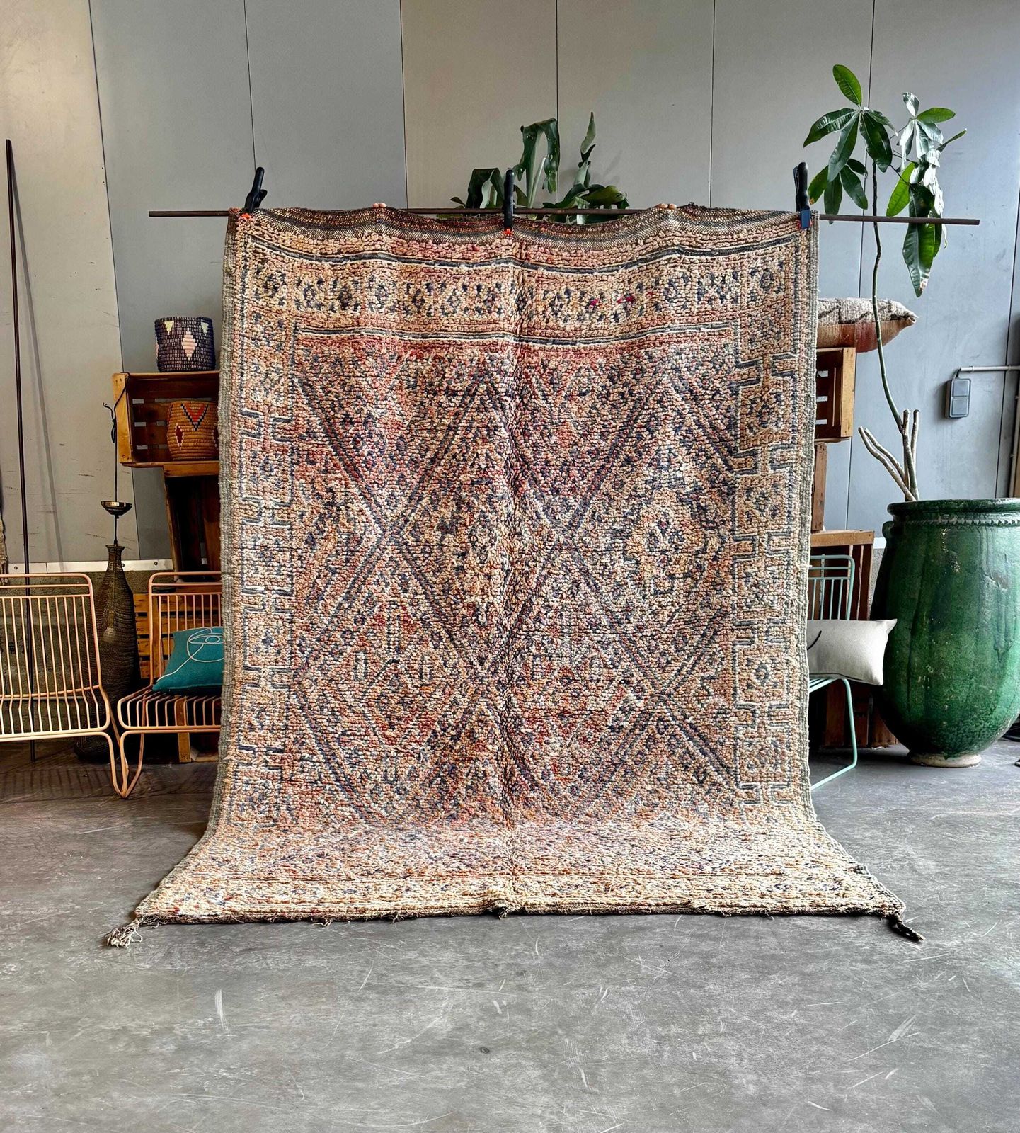 Vintage Moroccan Beni M’guild Rug 190x290 Cm – Authentic Handwoven Wool Berber Rug From The Atlas Mountains