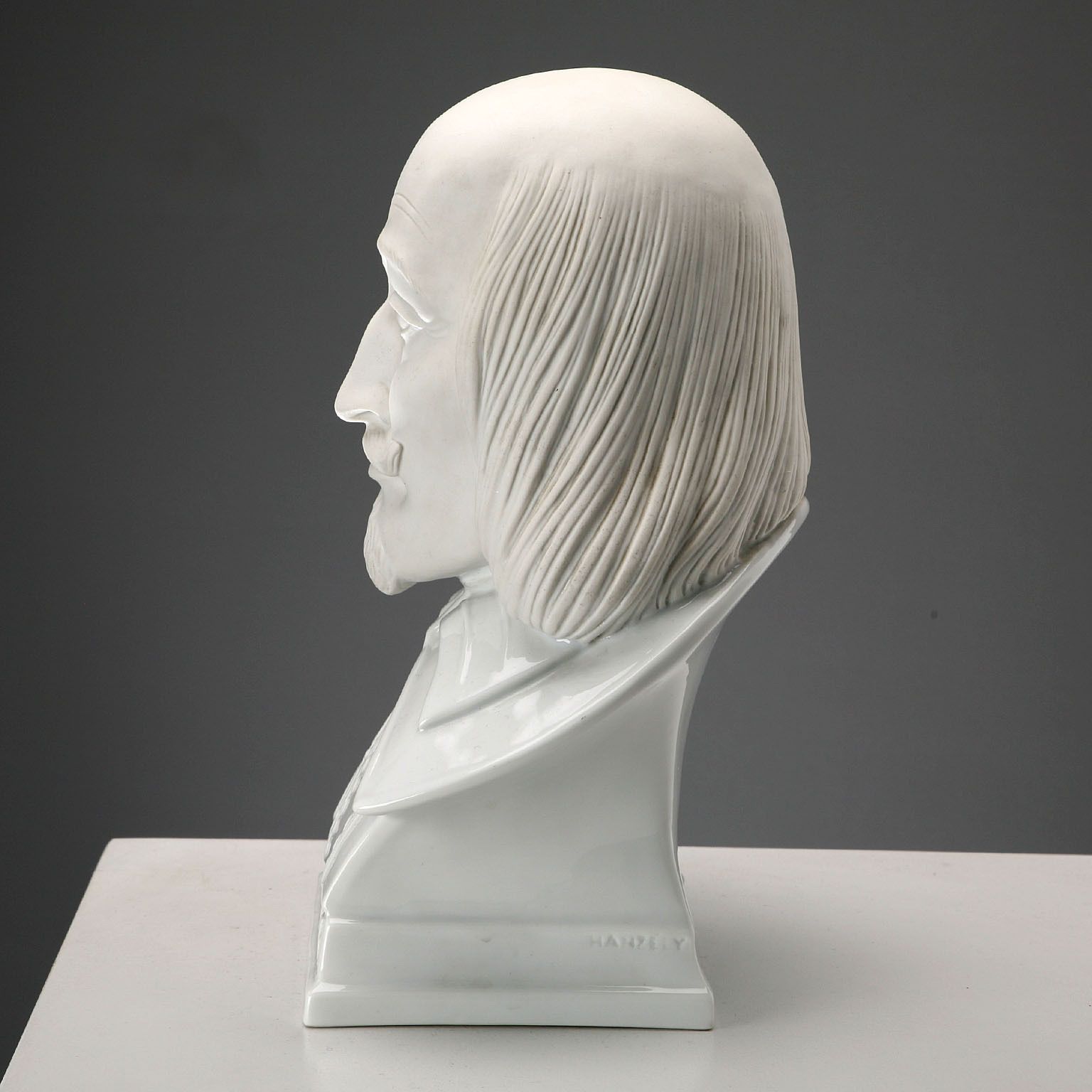 Porcelain Bust Of William Shakespeare Herend Hungary XX Century photo vinterior