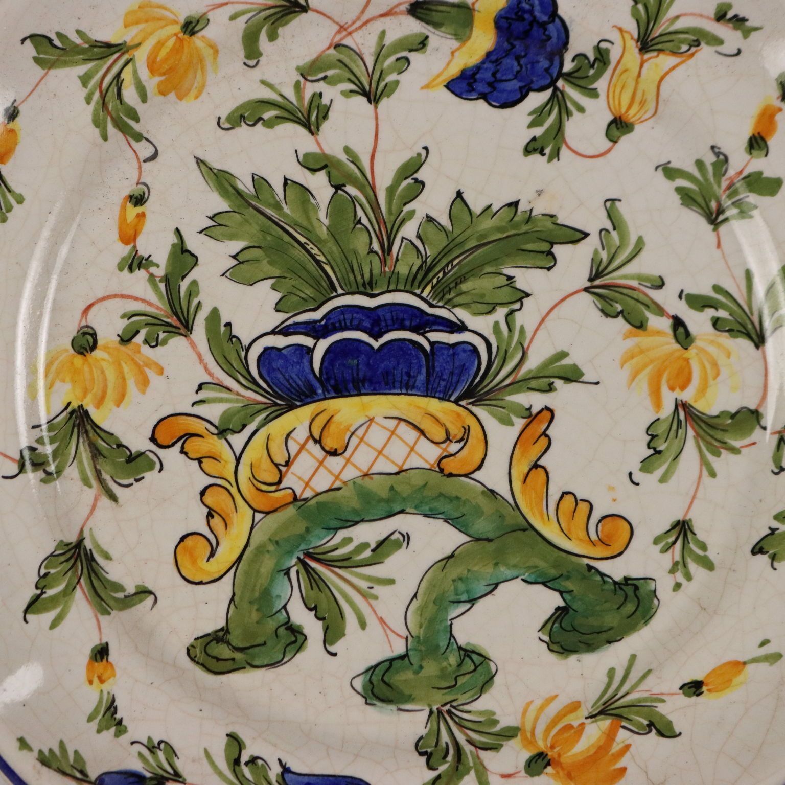 Assiettes d'époque en majolique Nove Bassano, Italie, XXe siècle photo for sale