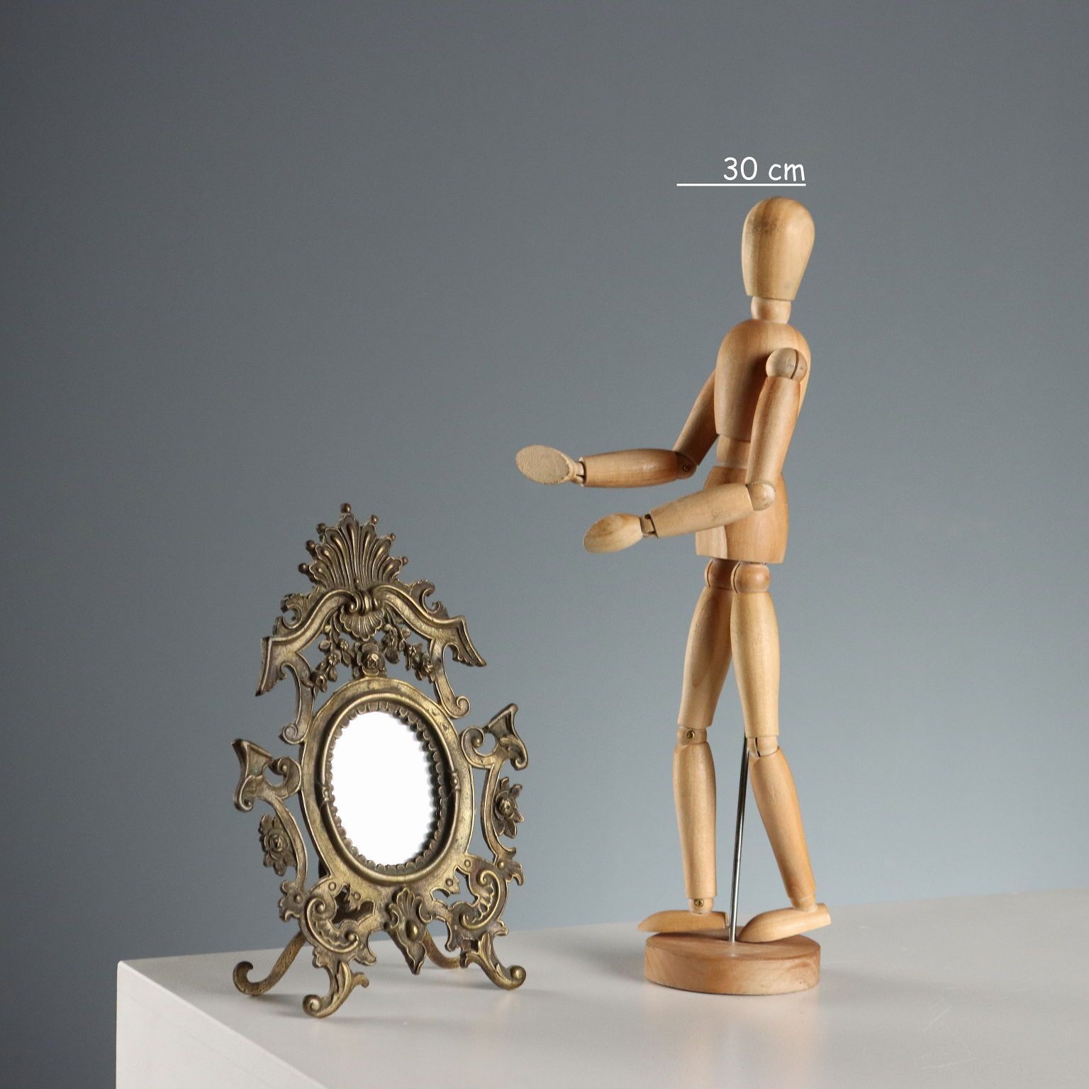 Miroir d'époque en bronze à décors végétaux et volutes, Italie, XIXe-XXe siècle photo furniture