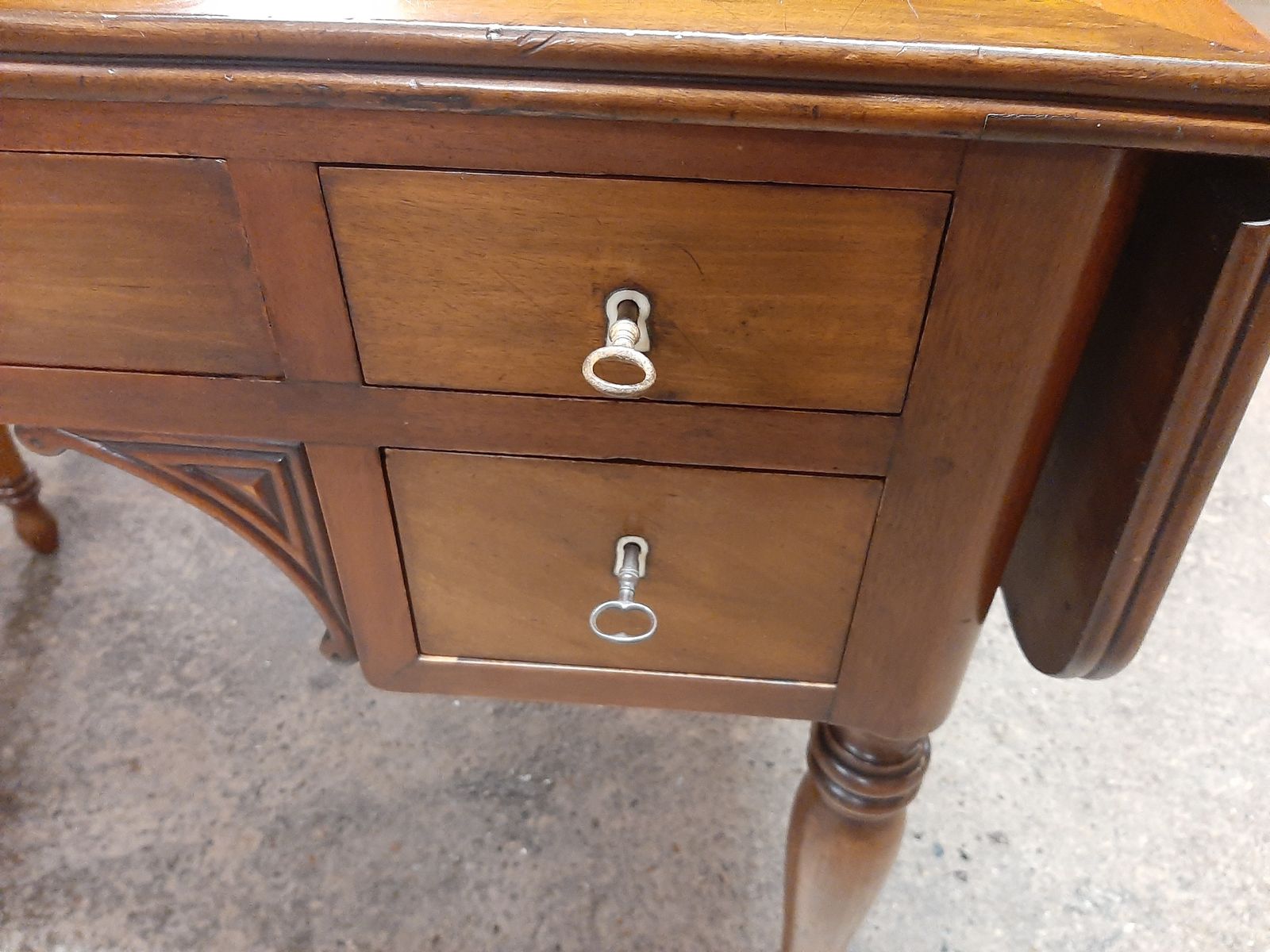 Lovely Antique Walnut Desk In Very Good Condition photo buy