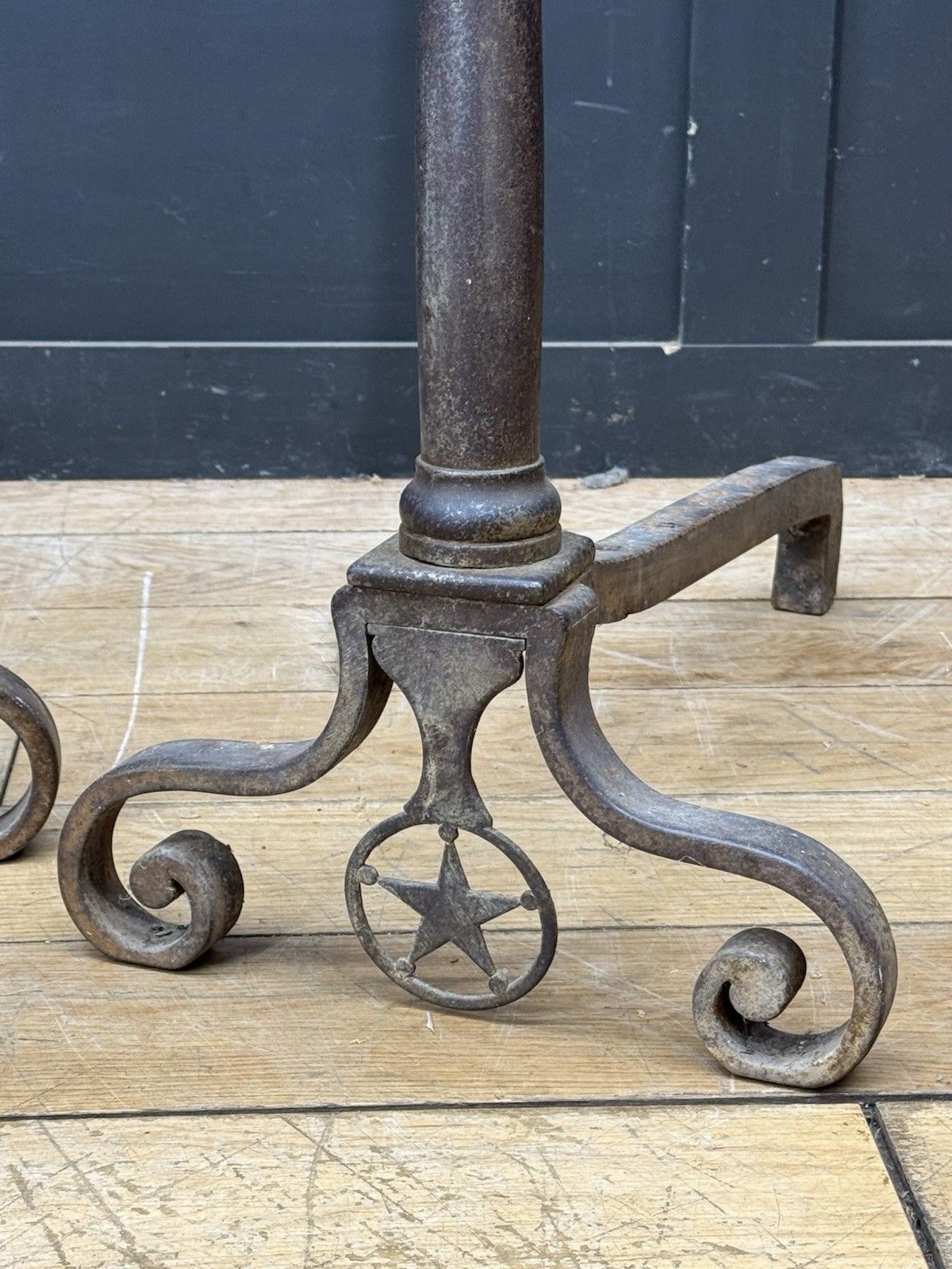 photo furniture Large Pair Antique Cast Iron Fire Dogs Andirons Fireplace Scroll Supports C1900