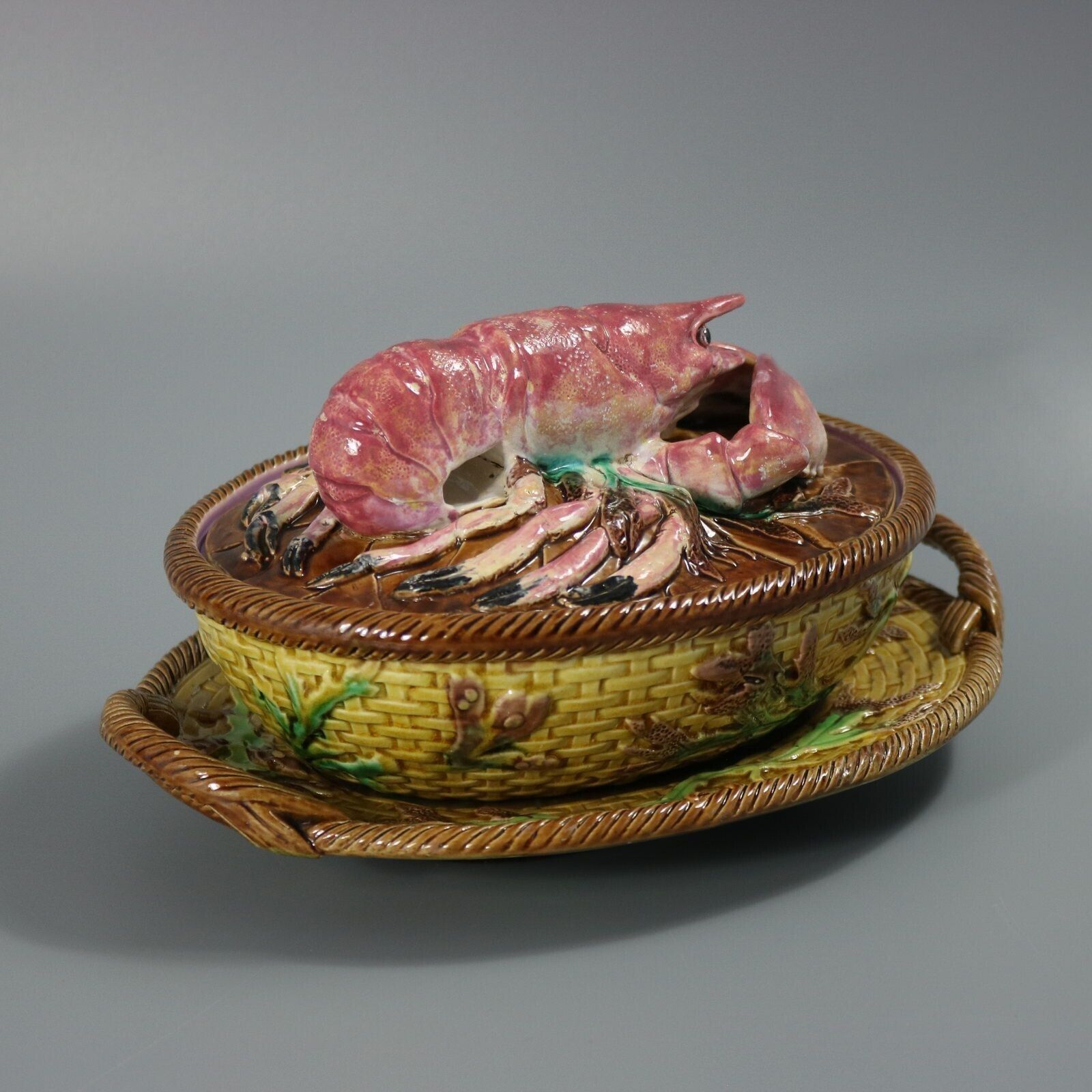 George Jones Majolica Schotel met Kreeft photo 3145.0