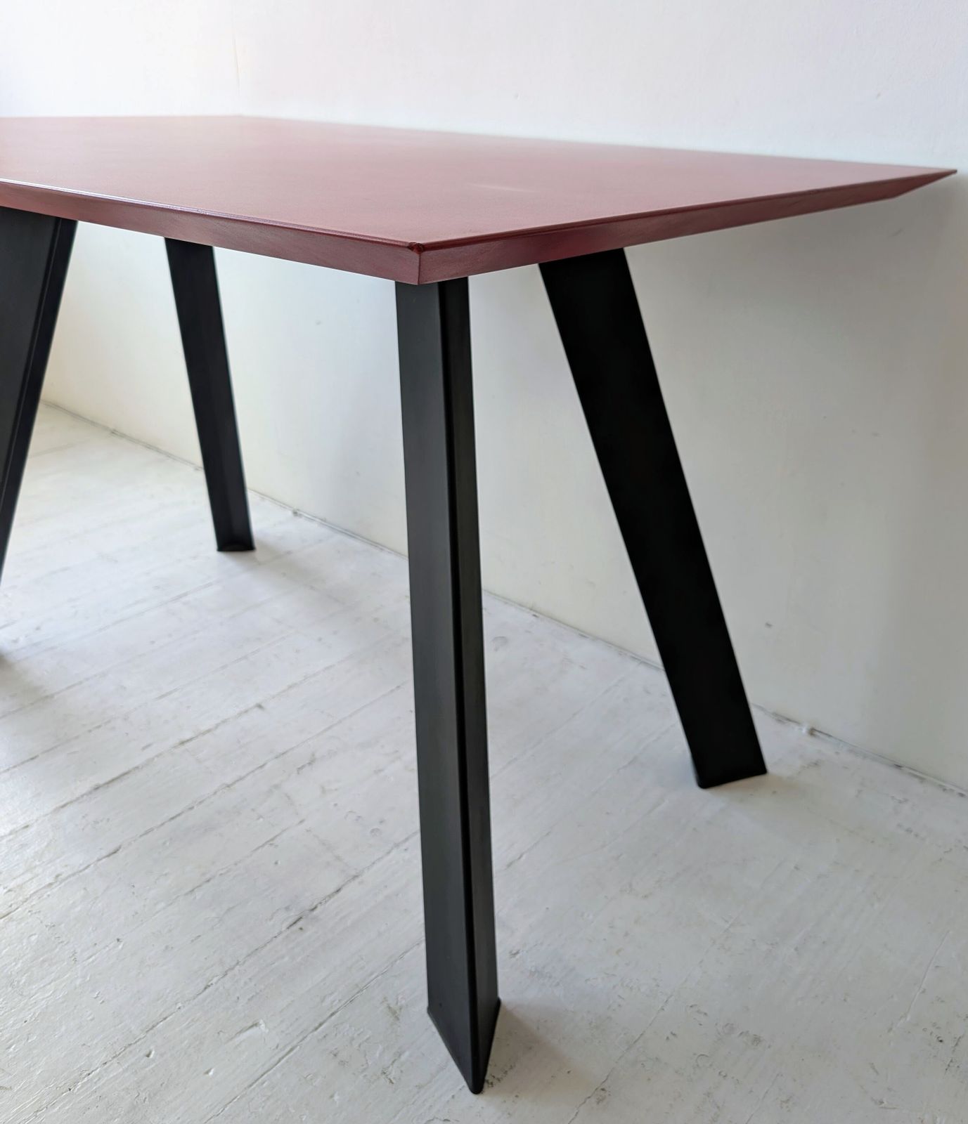 895.0 Post Modern Vintage Italian Small Lacquer Diningtable / Desk By Cidue, 1980s photo