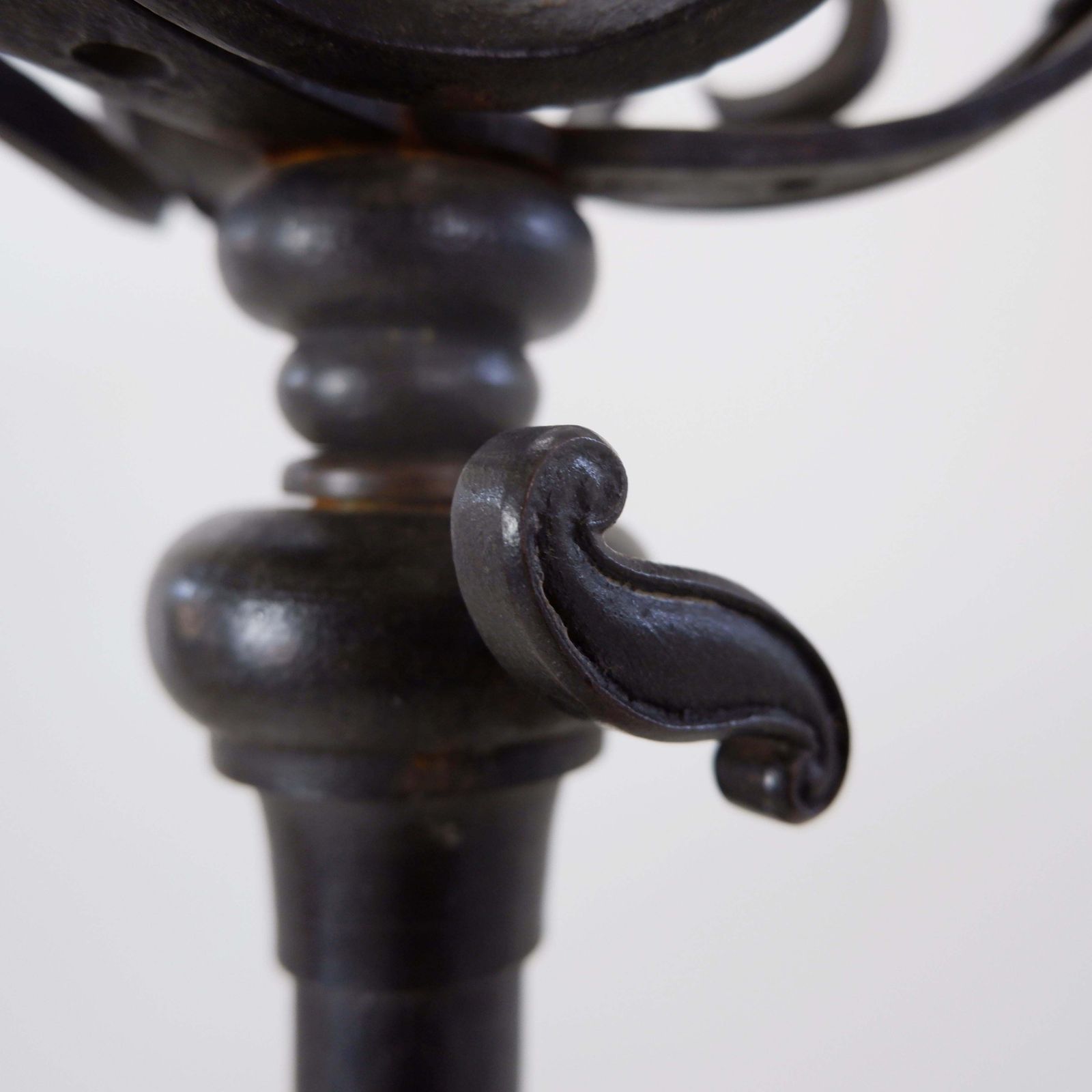 Art Nouveau Wrought Iron Tripod Floor Candlestick   Torchère photo 4028.0