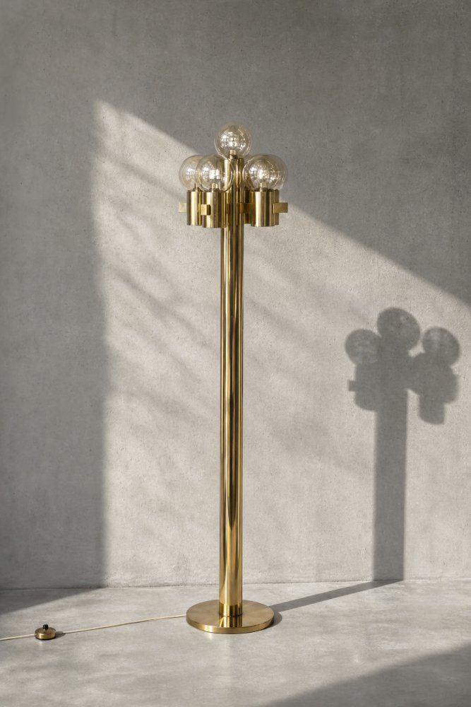 Verlichting Mid-Century Scandinavian Modern sculptural gouden vloerlamp van Hans Agne Jakobsson voor Hans Agne Jakobsson AB, jaren 1970 photo