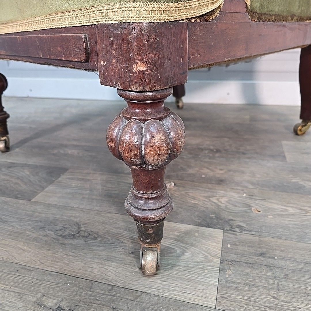 photo vinterior Antique Victorian Upholstered Armchair Solid Hardwood Button Back Nursing Chair