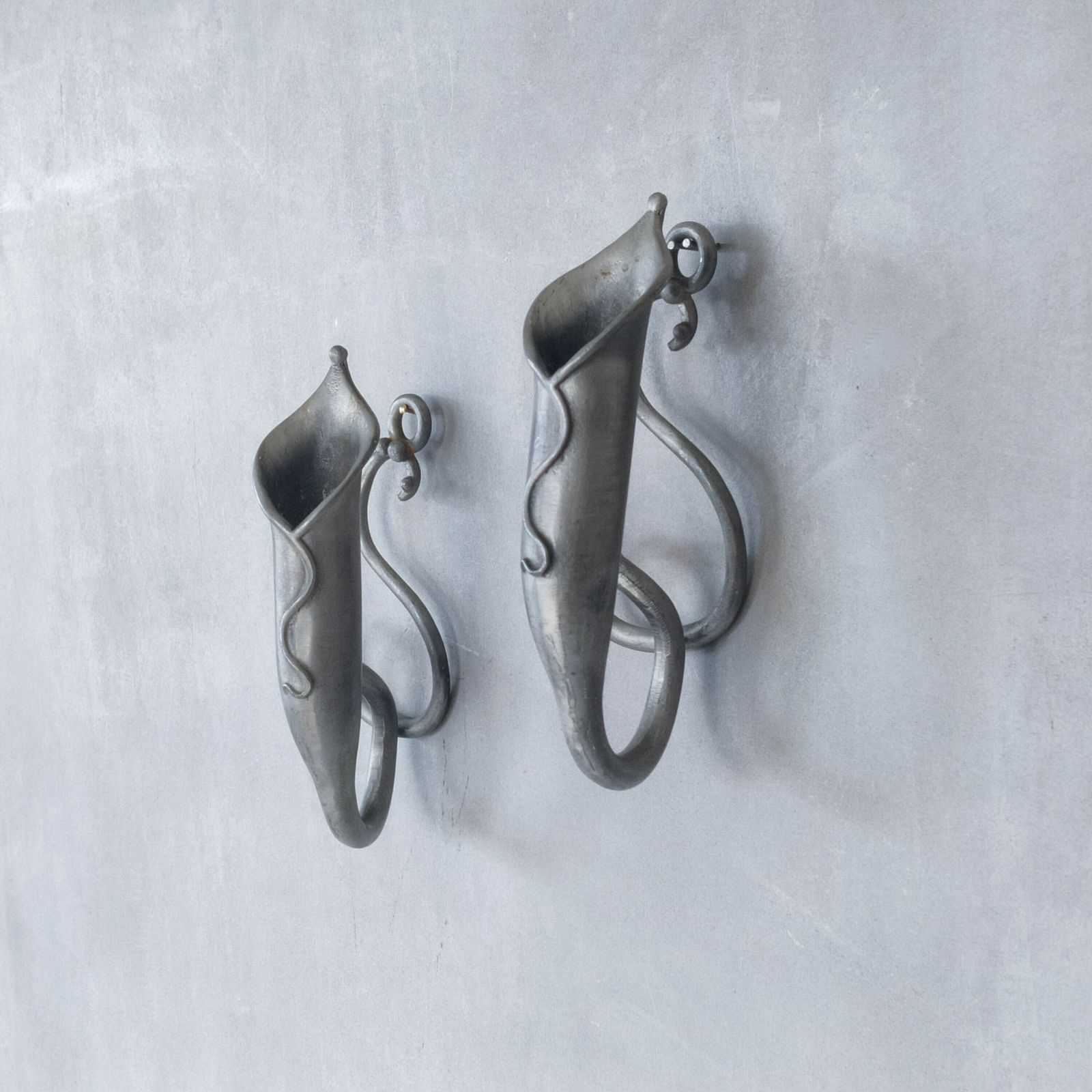 photo vinterior Pair Of Vintage Handmade Pewter Candle Holder Wall Sconces