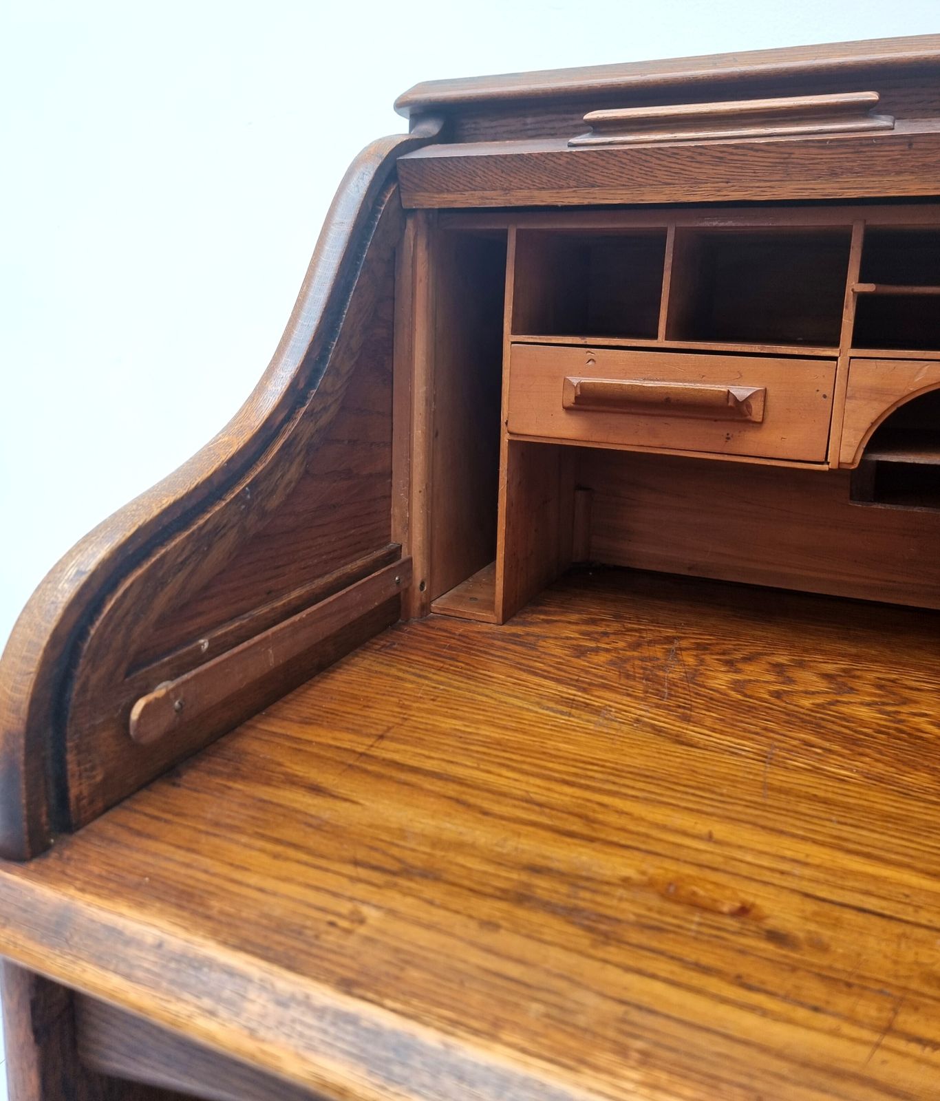 695.0 Oak Roll Top Tambour Pedestal Desk Bureau Harris Lebus Freestanding Panelled All Sides photo
