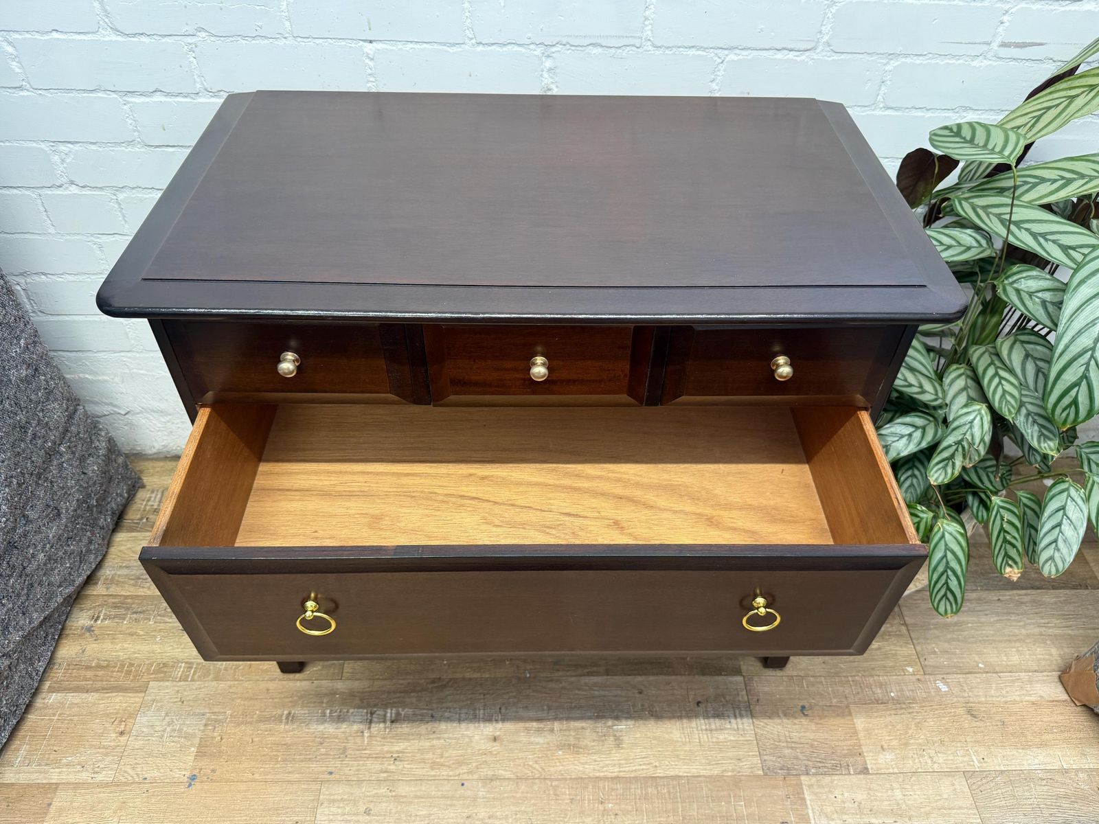 Furniture Stag Minstrel 3 Over 2 Chest Of Drawers – Original Mahogany Finish photo