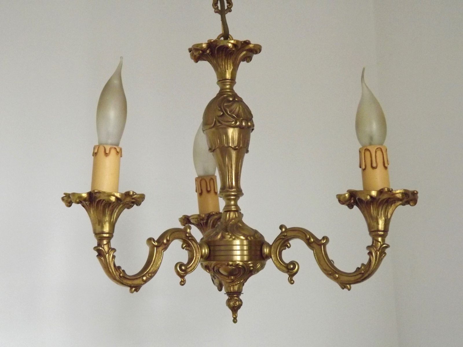 photo furniture Quality Stamped Bronze French Mid Century 3 Light Traditional Chandelier