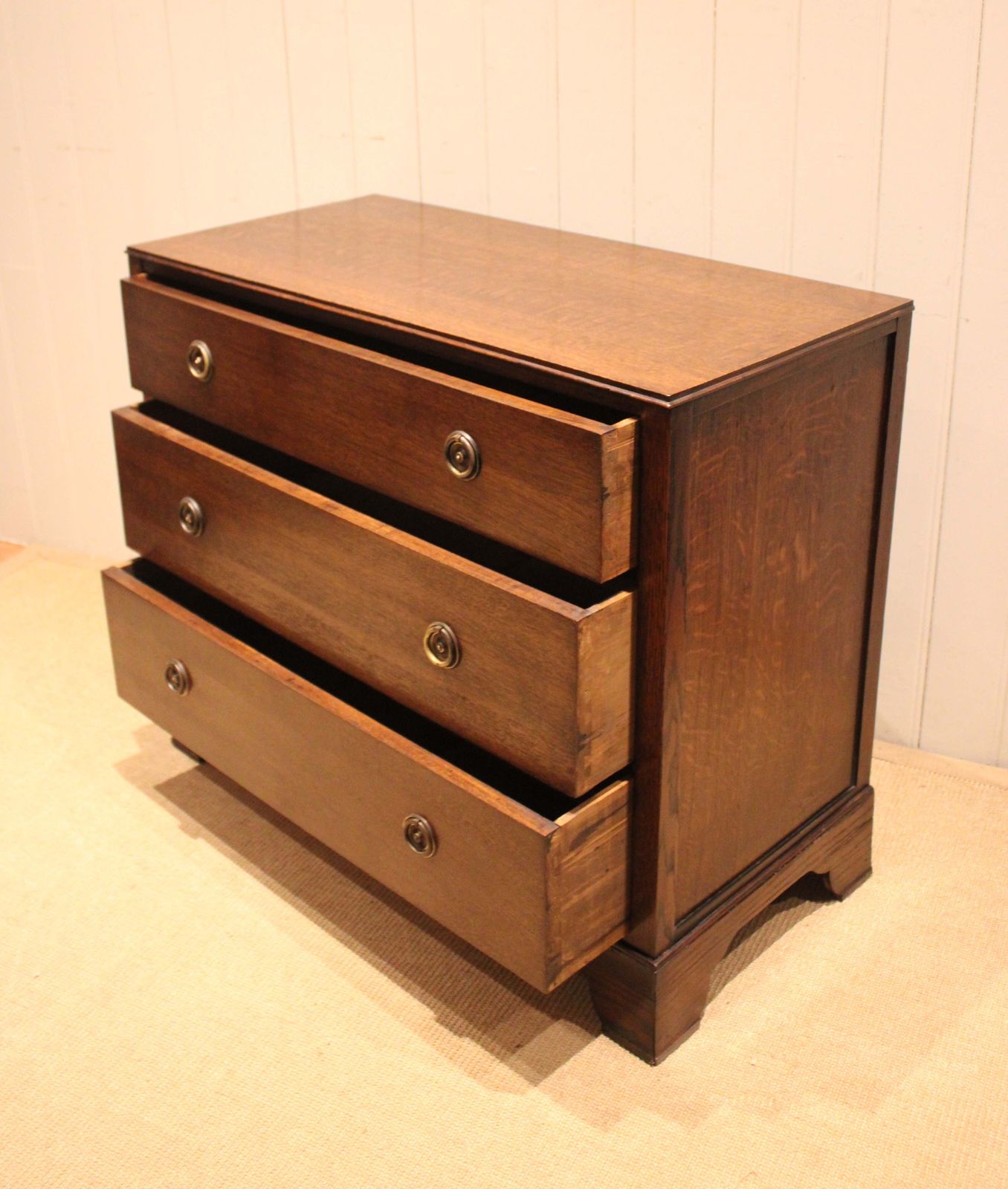 photo furniture Early 20th Century Oak Chest Of Drawers