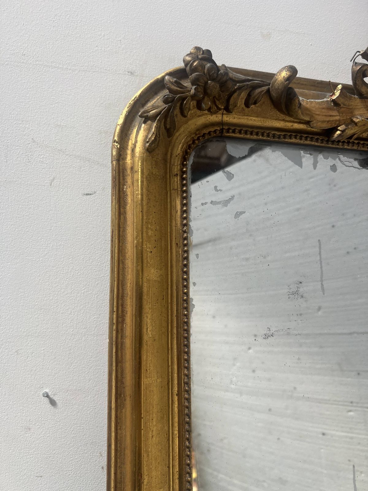 photo furniture Louis XV Style Mirror In Wood And Gilded Stucco