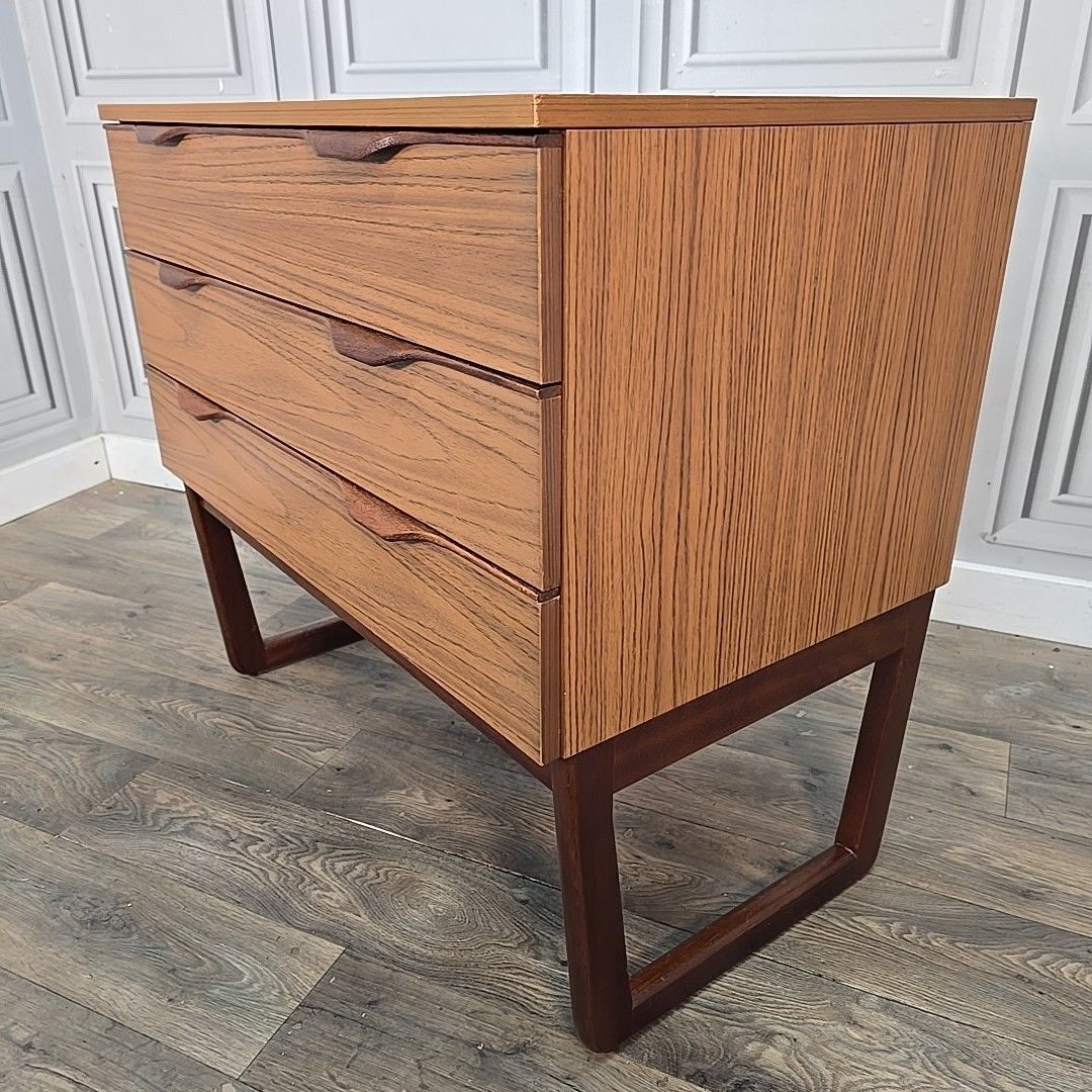 Vintage Chest Of Drawers Raised Sleigh Frame Retro Mid Century Europa Furniture photo vintage