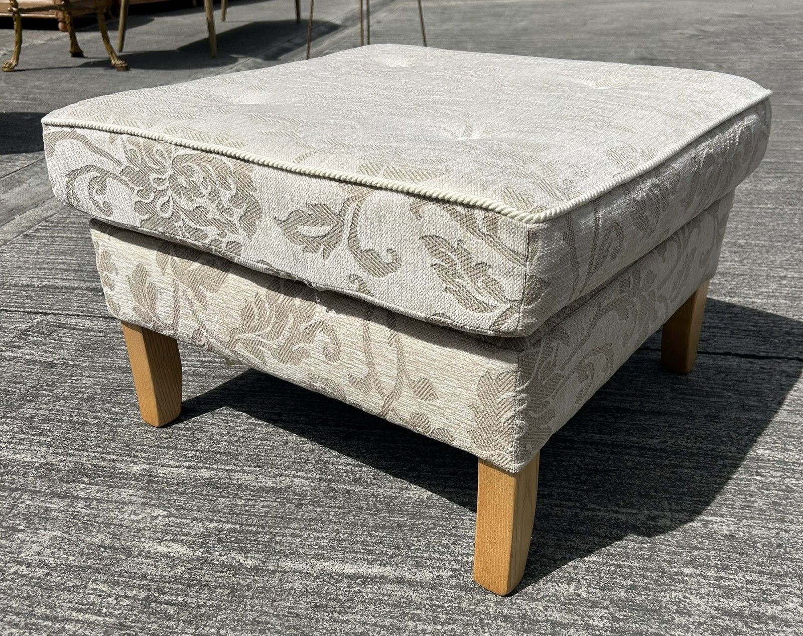 Ercol Palma Premier Footstool Pouffe In Pavina Beige Fabric photo Furniture