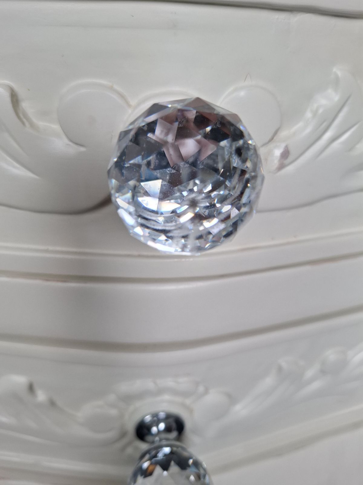 photo vintage Set Of 2 Louis XV Rococco Inspired Bedside Cabinets With 2 Drawers