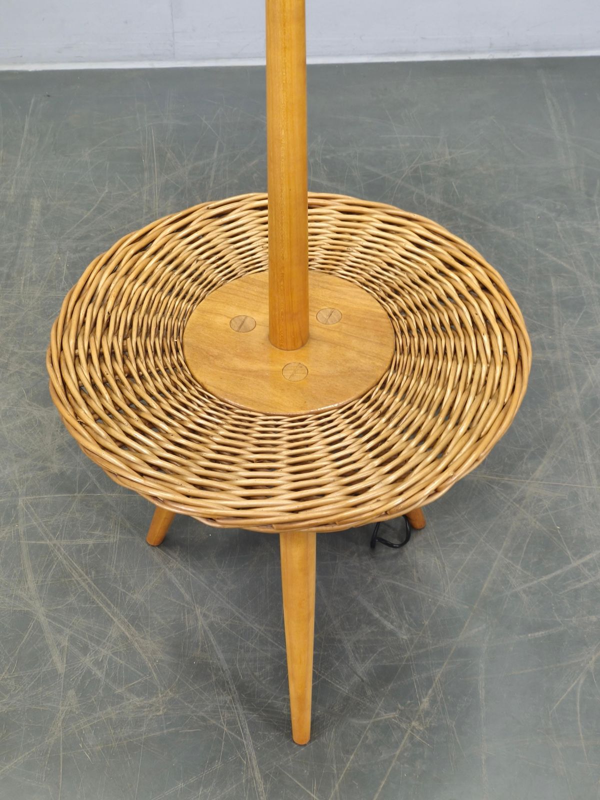 Lampadaire Jan Kalous Uluv en rotin, Tchécoslovaquie, années 1960 photo for sale