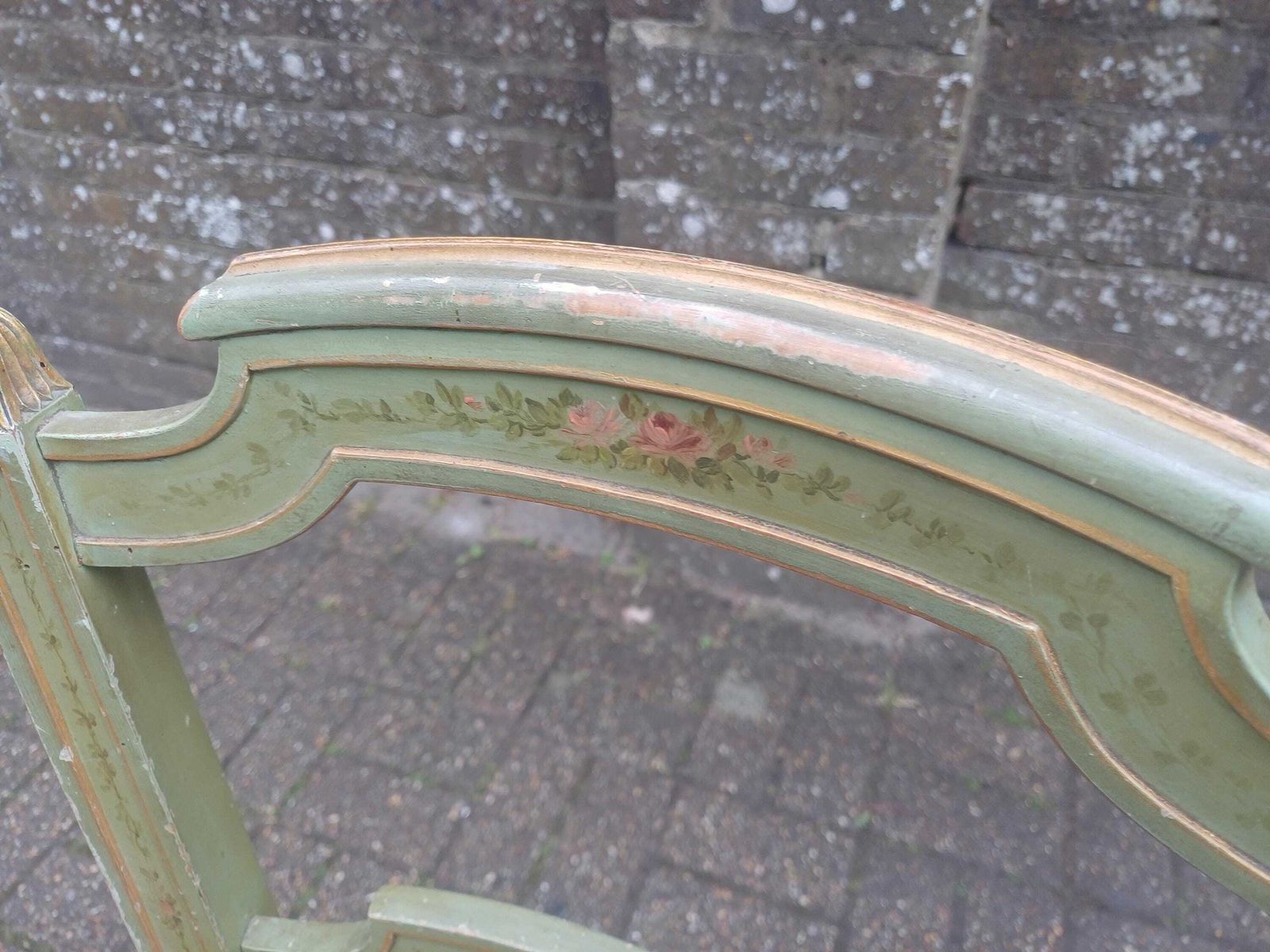 photo vintage Detailed Set Of 4 French Victorian Painted Dining Chairs Original Velvet Upholstery Shabby Chic Floral Green