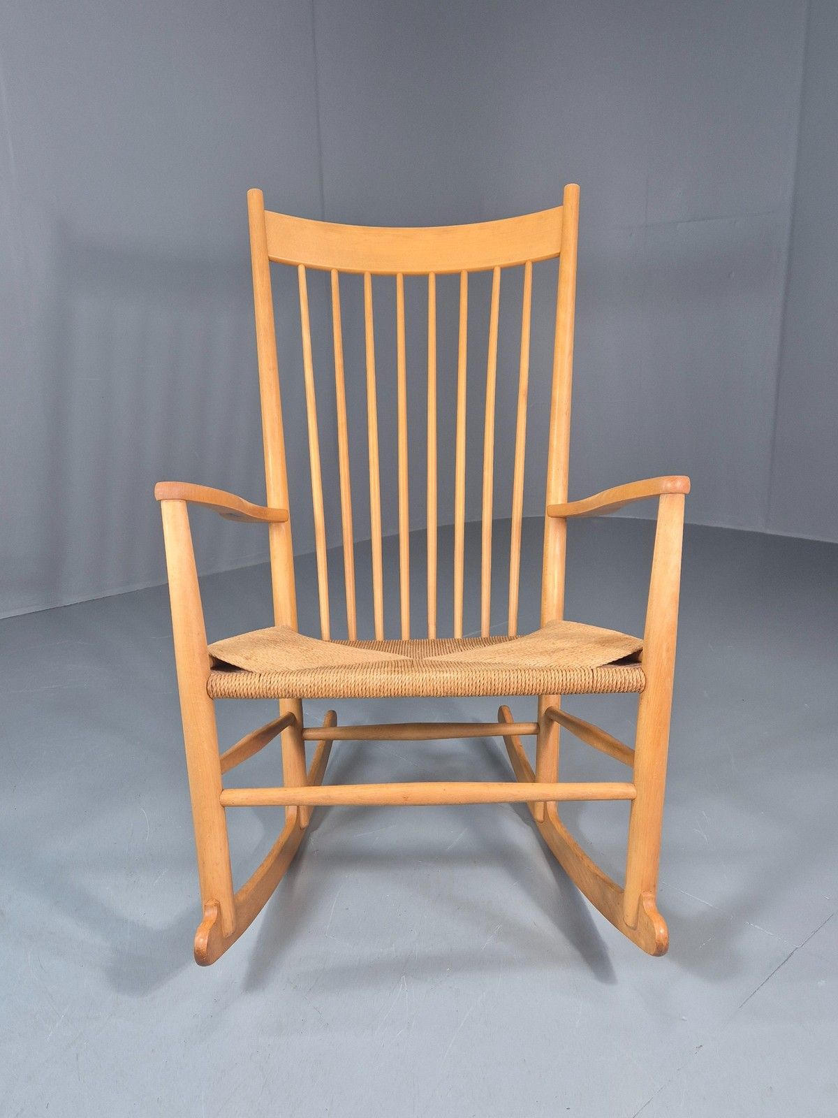 Vintage Wegner Rocking Chair J16 Model For Fredericia C1944 Mcm Retro 10991 photo for sale
