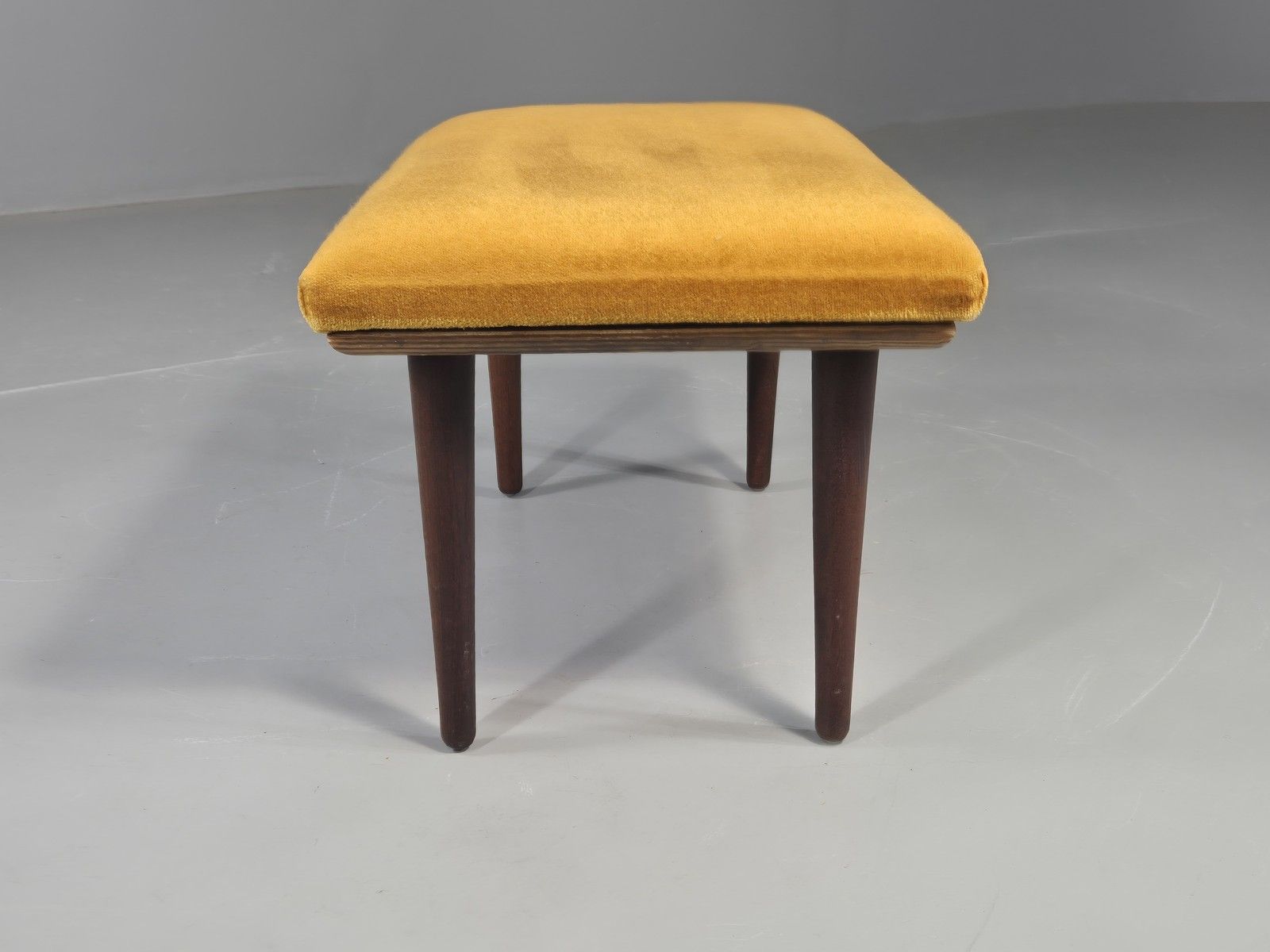 Vintage Mid Century Footstool Gold Velour Upholstery Teak Legs 60s Retro Eb11576 photo vintage