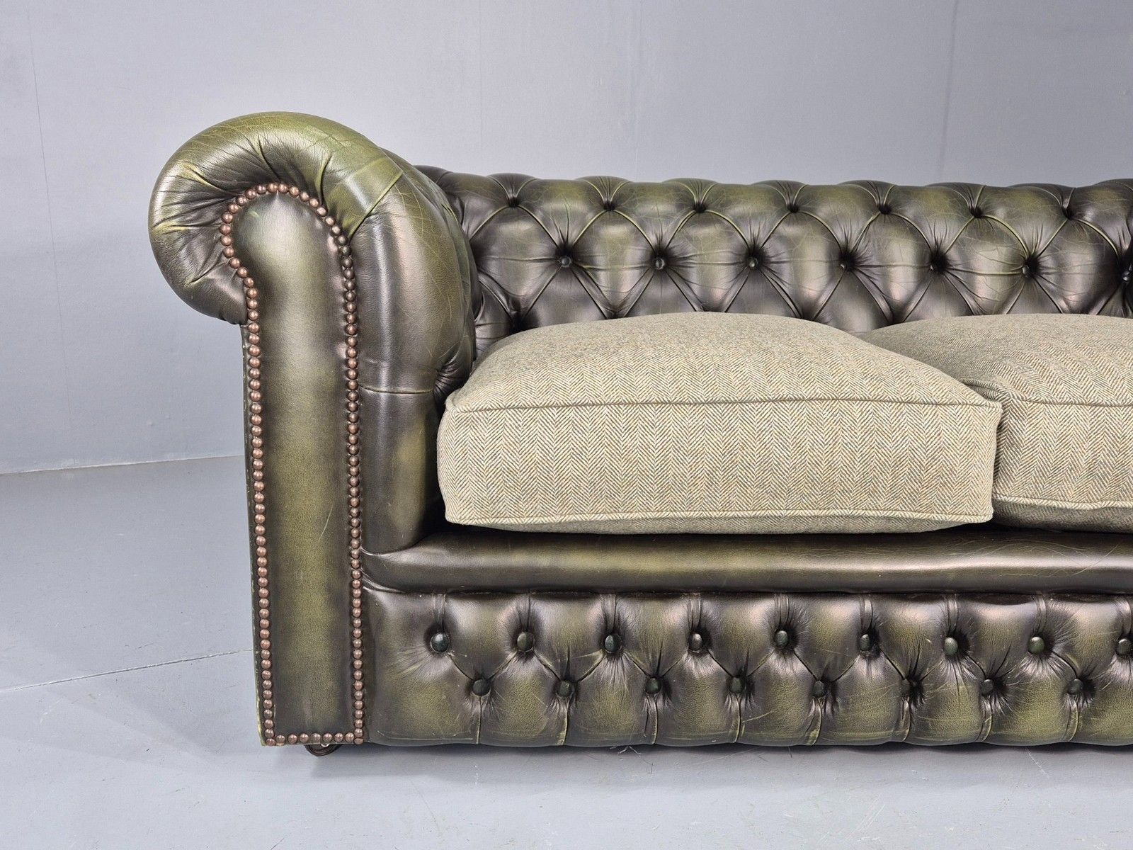 Vintage 2 Seater Sofa Green Chesterfield New Cushions Classic  Eb11937 photo for sale