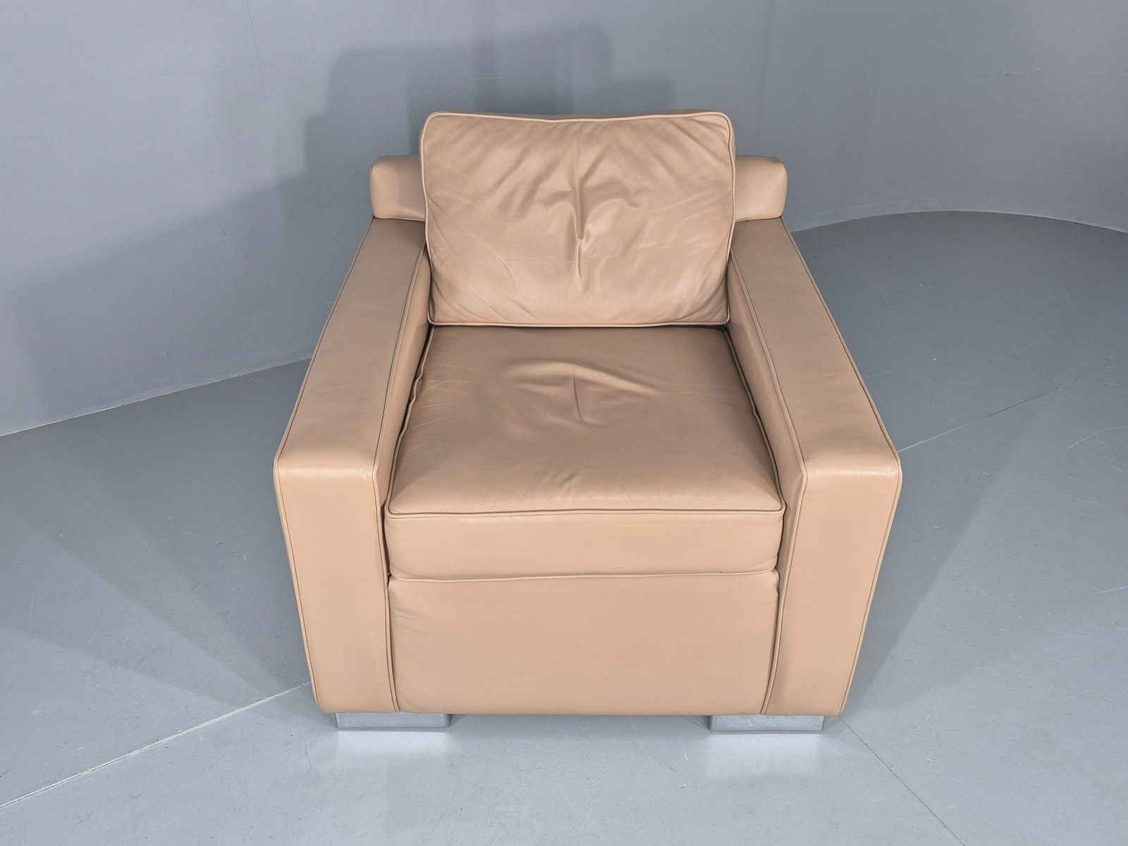 Vintage Leather Cube Chair Moores Interiors Bespoke Build Quality Eb11997 photo 450.0