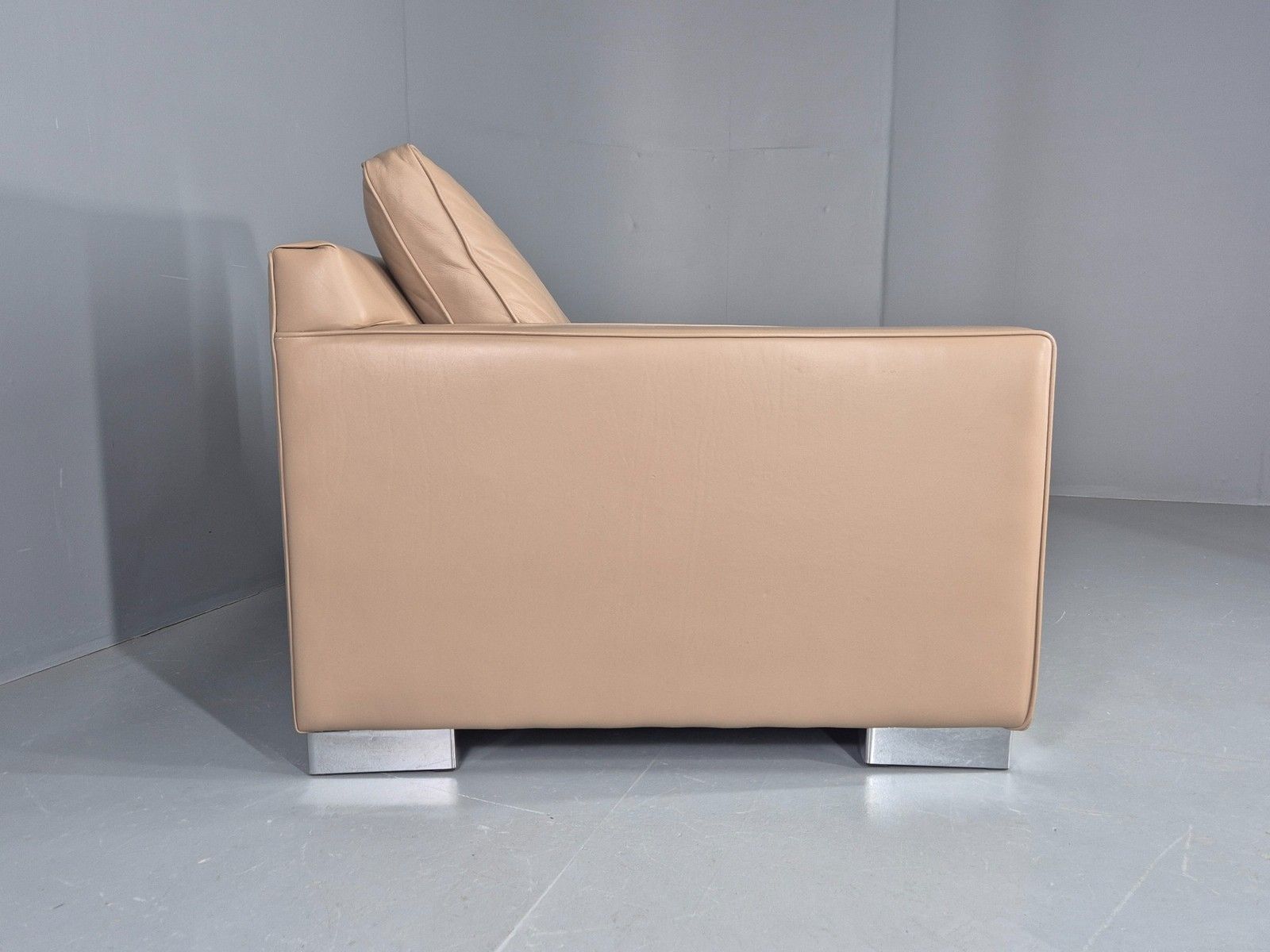 Furniture Vintage Leather Cube Chair Moores Interiors Bespoke Build Quality Eb11997 photo