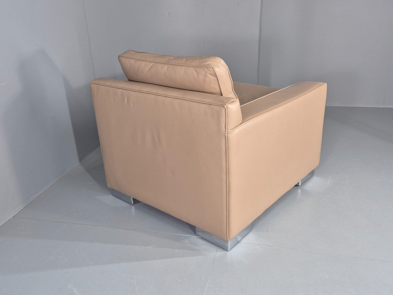 photo buy Vintage Leather Cube Chair Moores Interiors Bespoke Build Quality Eb11997