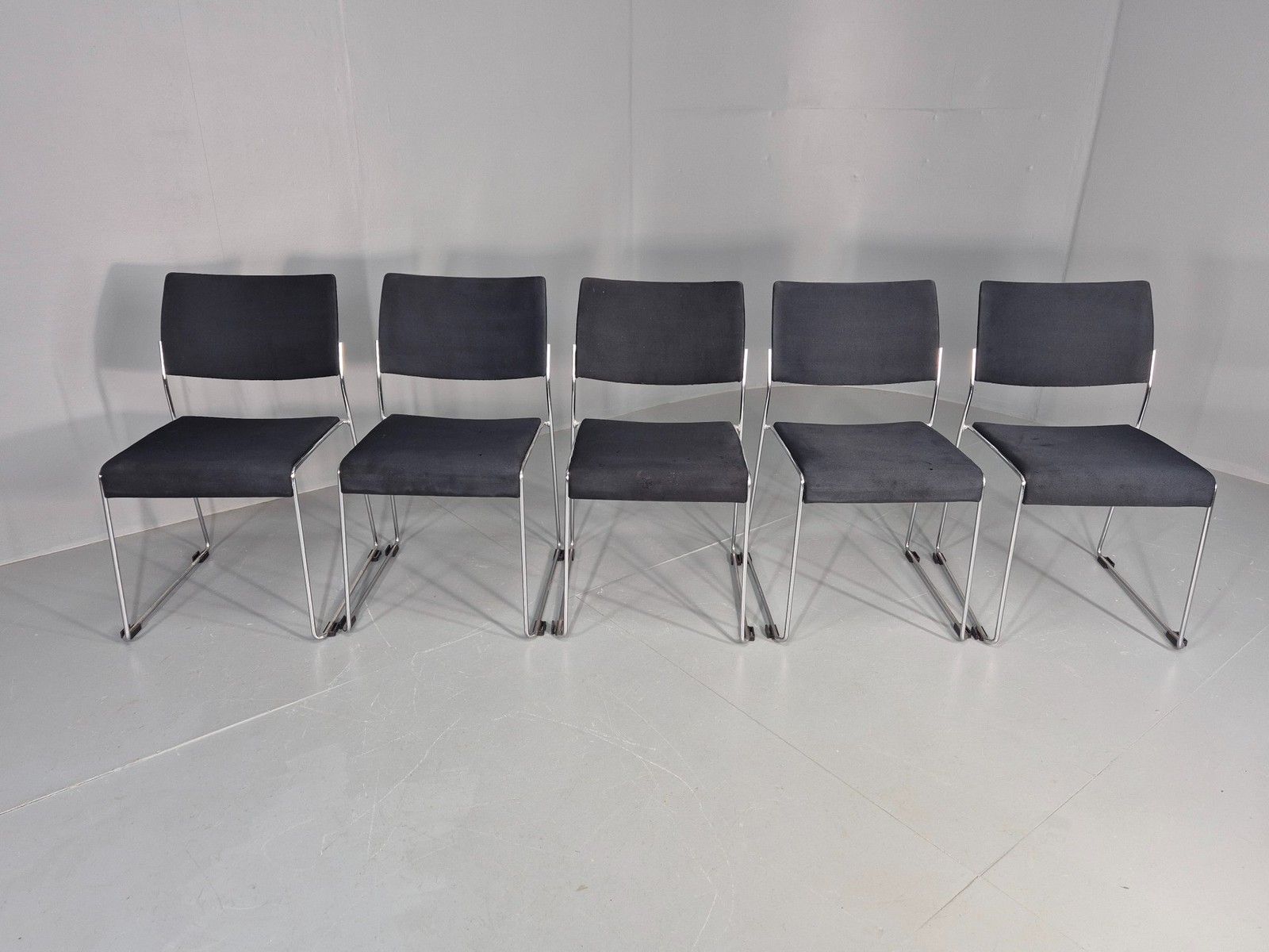photo buy 5 Vintage Stacking Chairs Chrome Rod And Black Cloth Brunner Brand Eb12003