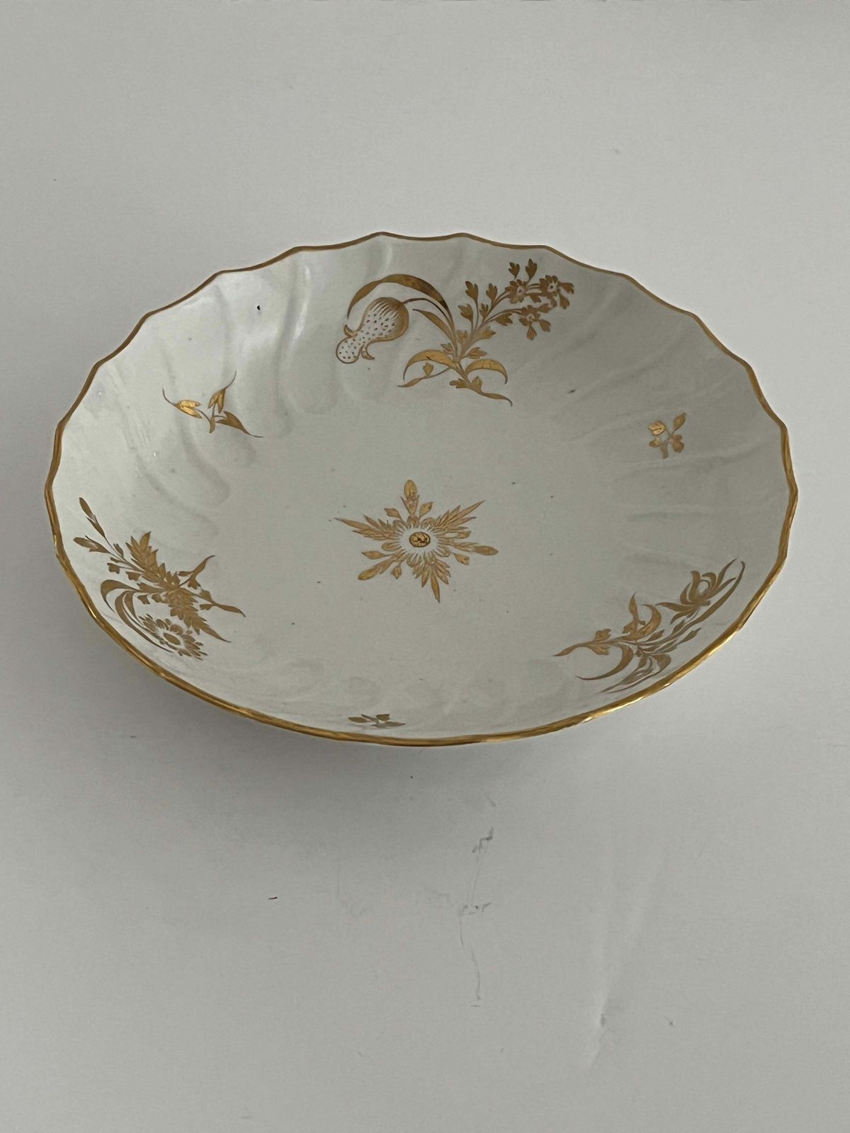 Provenance Lord & Lady Flight Collection Gilded Dish Flight Worcester, ca. 1795 photo for sale