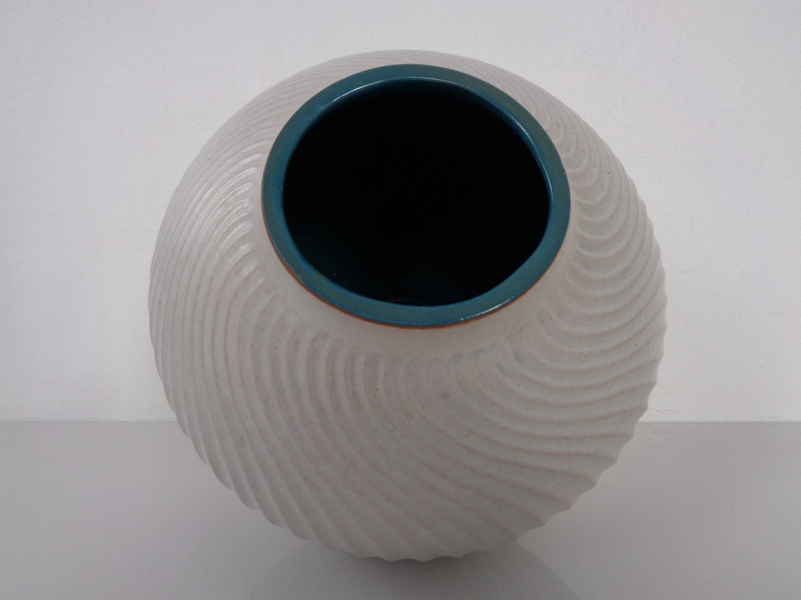 photo furniture Large 18 25 Wave Ceramic Vase From Carstens Tönnieshof, Germany, 1960s