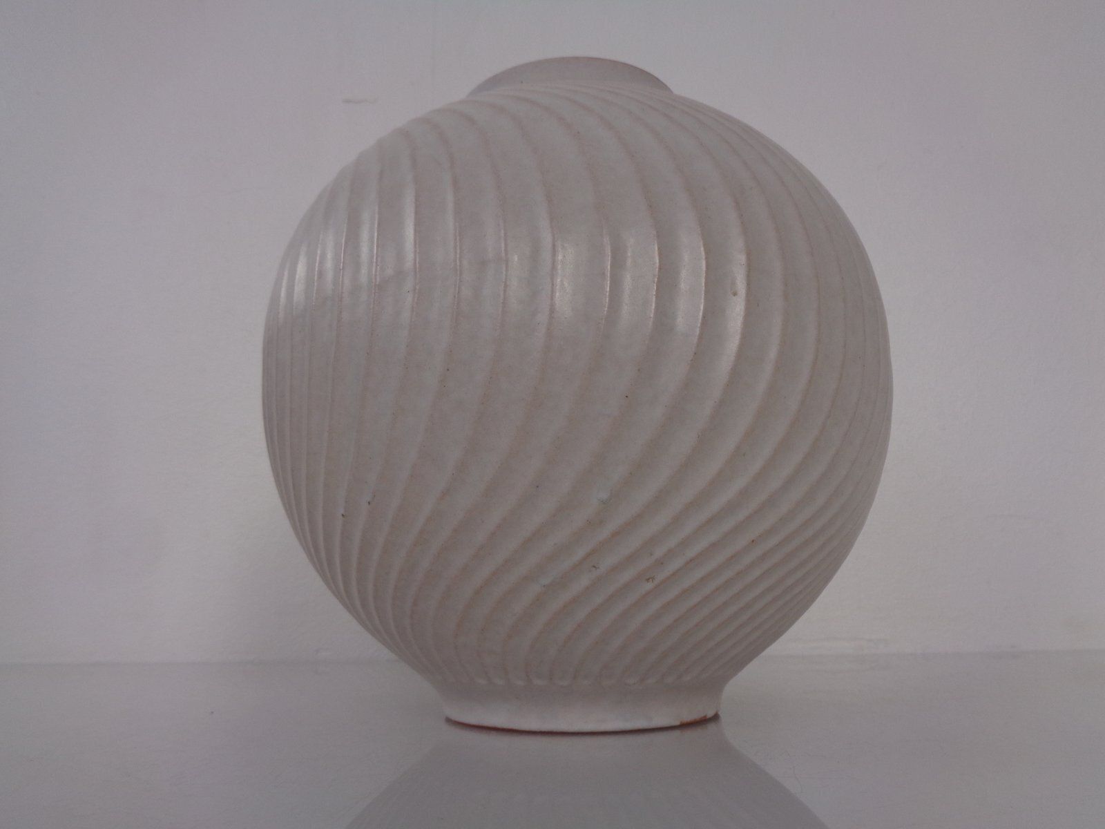 photo vinterior Large 18 25 Wave Ceramic Vase From Carstens Tönnieshof, Germany, 1960s