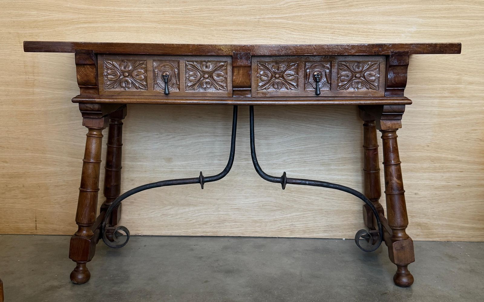 Console espagnole du XXe siècle, deux tiroirs et entretoise en fer photo furniture