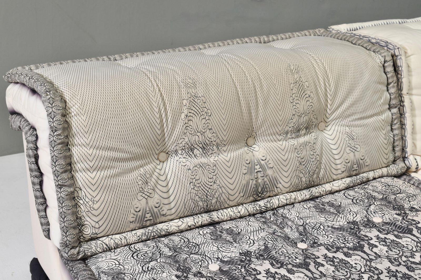 photo vinterior Exclusive Jean Paul Gaultier Edition Mah Jong Sofa By Roche Bobois   France