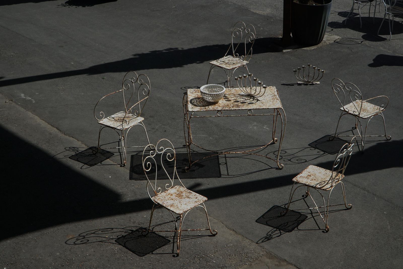 French Wrought Iron Garden Set With Table & Five Chairs, Mid 20th Century, 1950s photo for sale