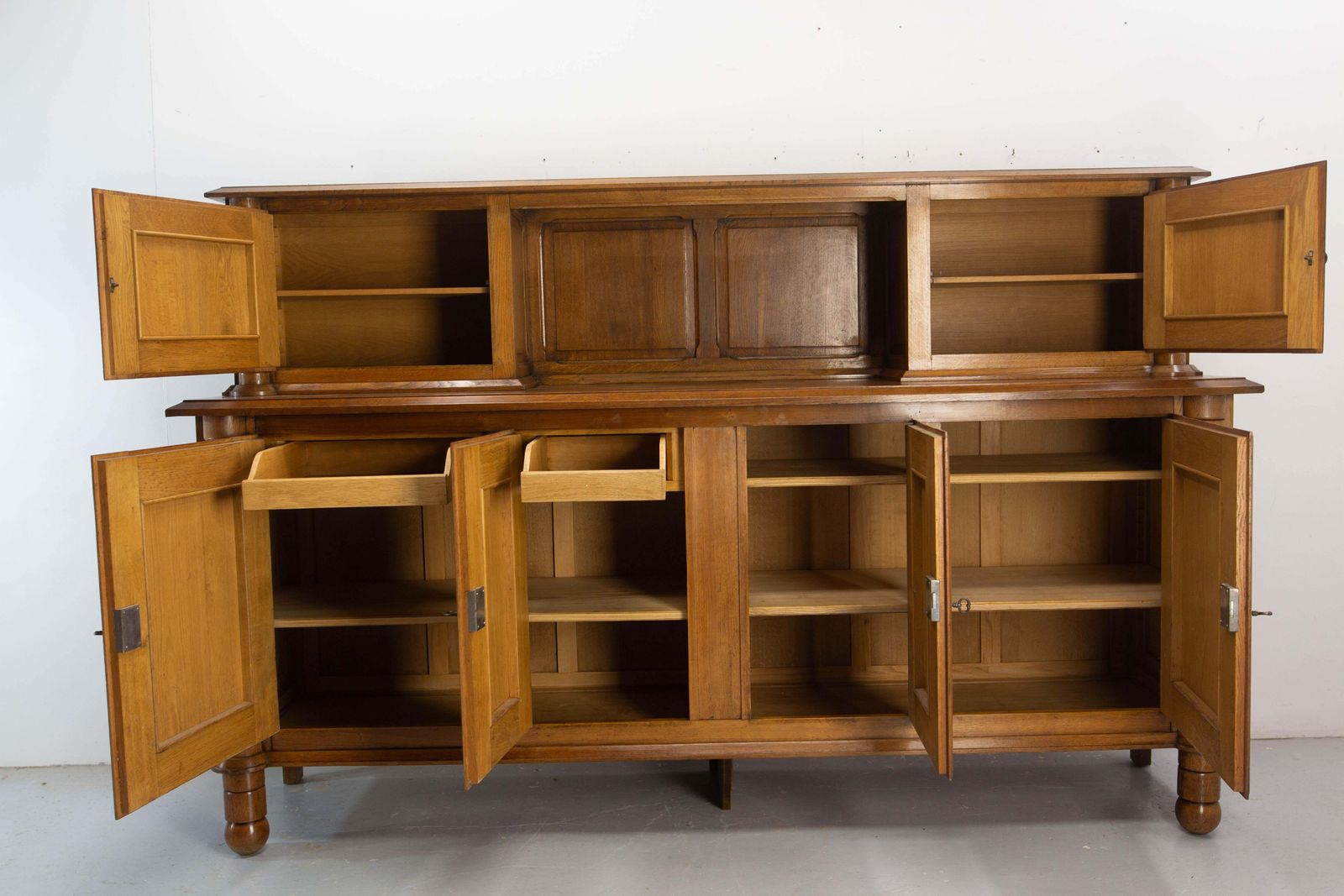 photo vintage French Dudouyt Deux Corps Buffet Oak & Copper Cabinet, Mid 19th Century