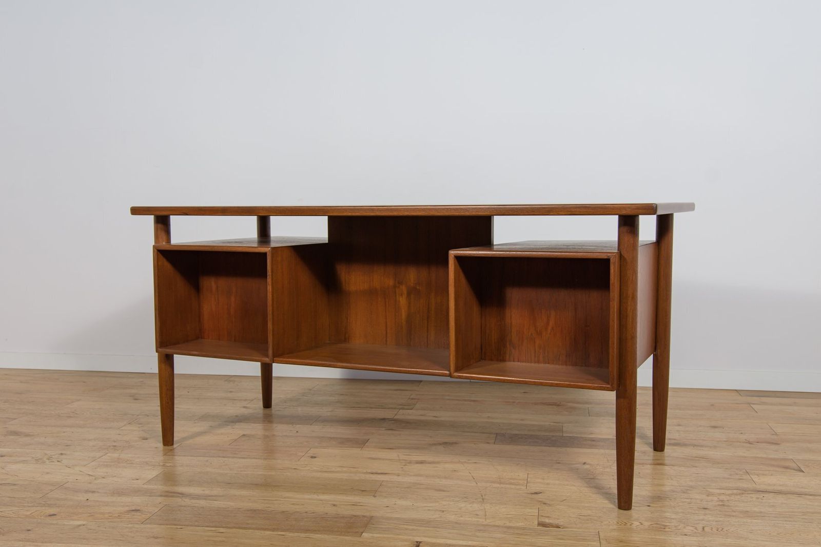 photo furniture Mid Century Freestanding Teak Desk By Arne Vodder For Sibast, 1960s