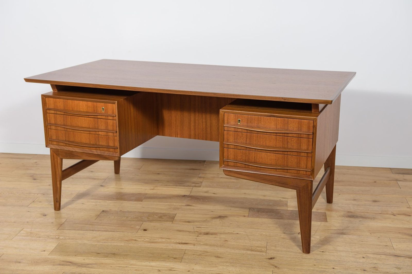 Mid Century Freestanding Teak Desk, 1960s