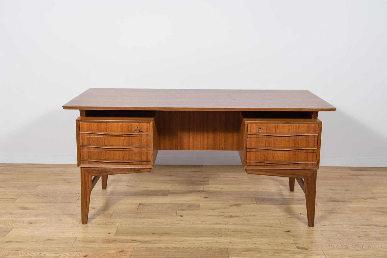 Mid Century Freestanding Teak Desk, 1960s photo Furniture