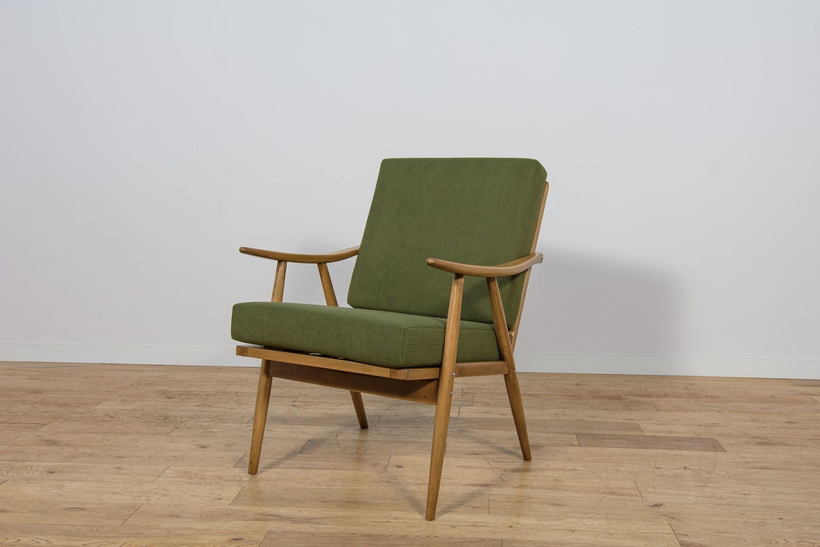 Mid Century Modern Armchairs From Ton, Czechoslovakia, 1960s, Set Of 2 photo vintage