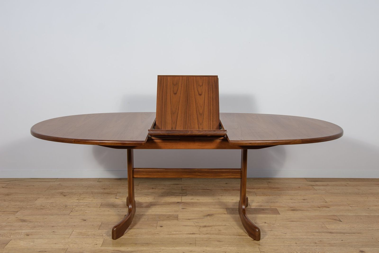 Mid Century Oval Dining Table In Teak From G Plan, United Kingdom, 1960s photo vintage